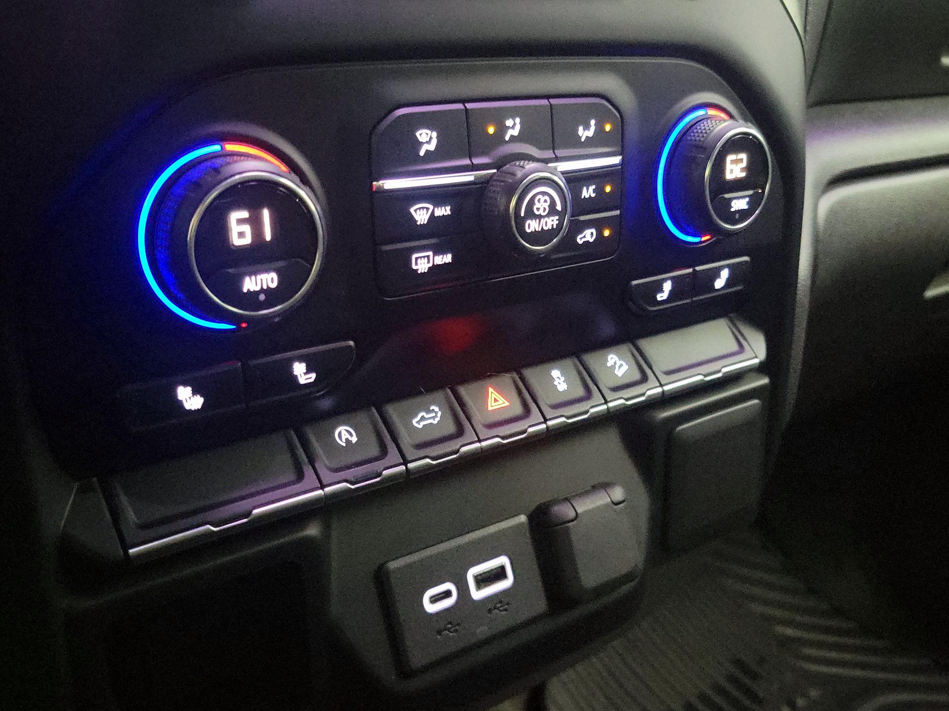 Thumbnail: 2019 Chevrolet Silverado 1500 - 16