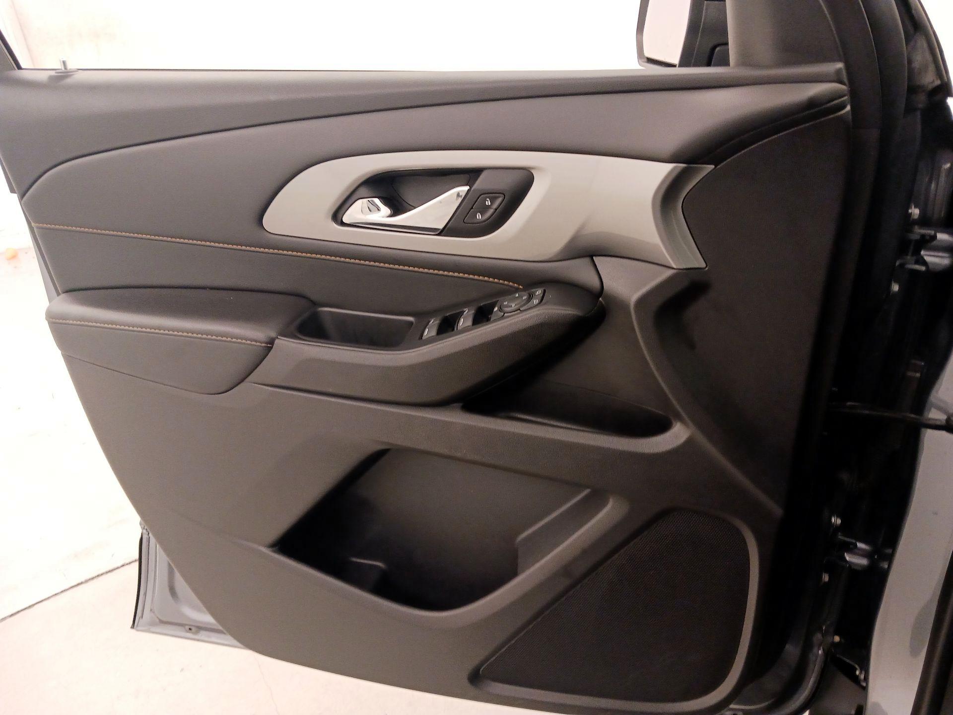 Thumbnail: 2021 Chevrolet Traverse - 12