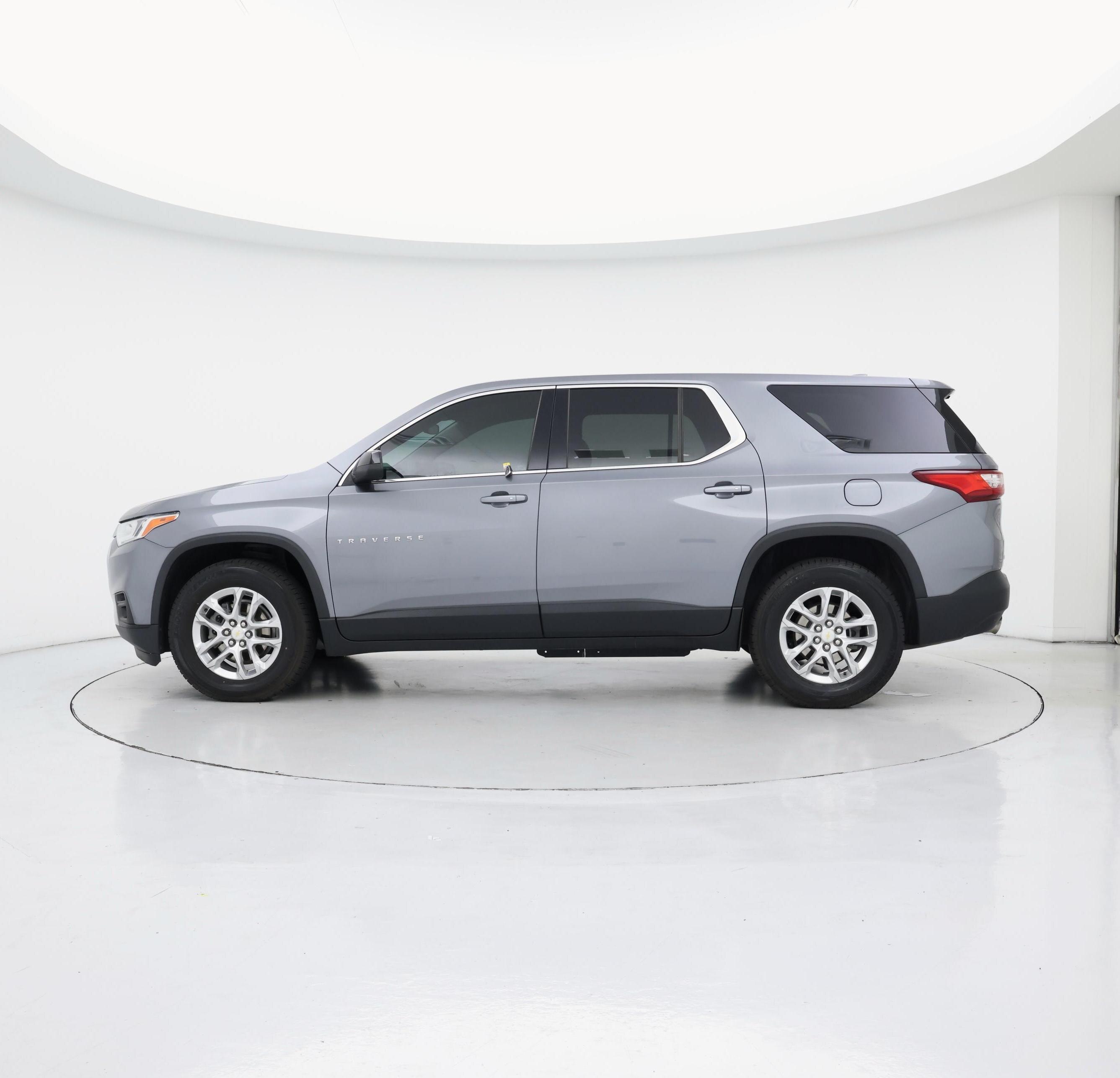 Thumbnail: 2021 Chevrolet Traverse - 3