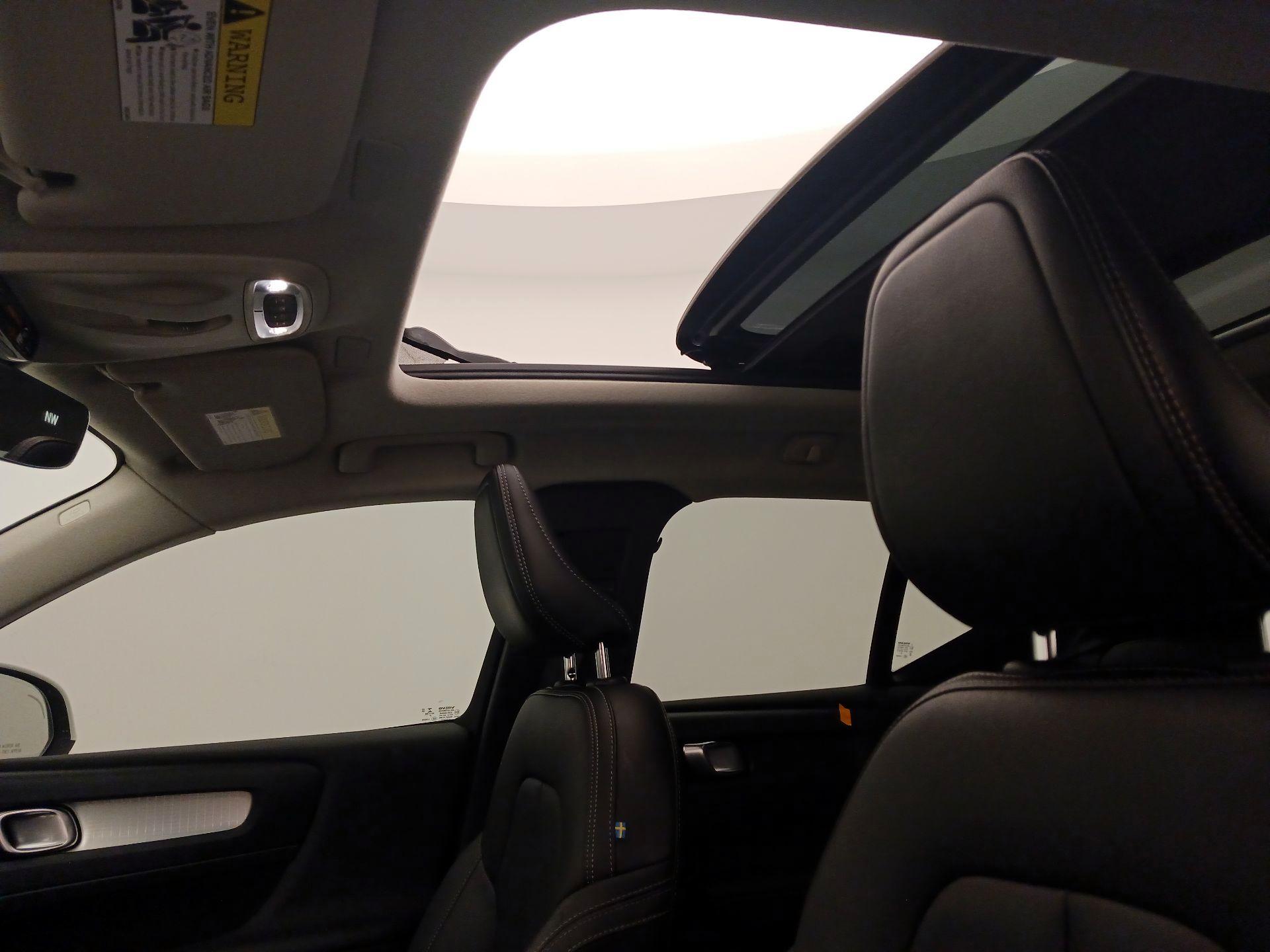 Thumbnail: 2021 Volvo XC40 - 20