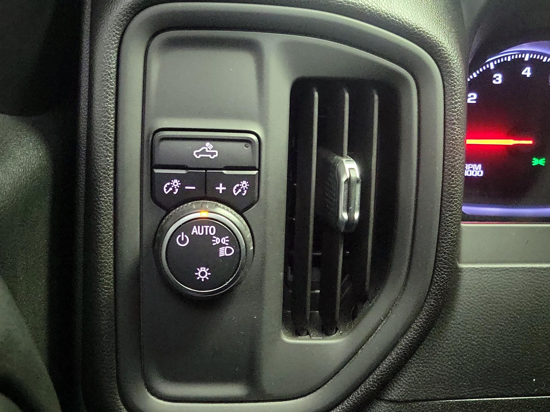 Thumbnail: 2019 Chevrolet Silverado 1500 - 13