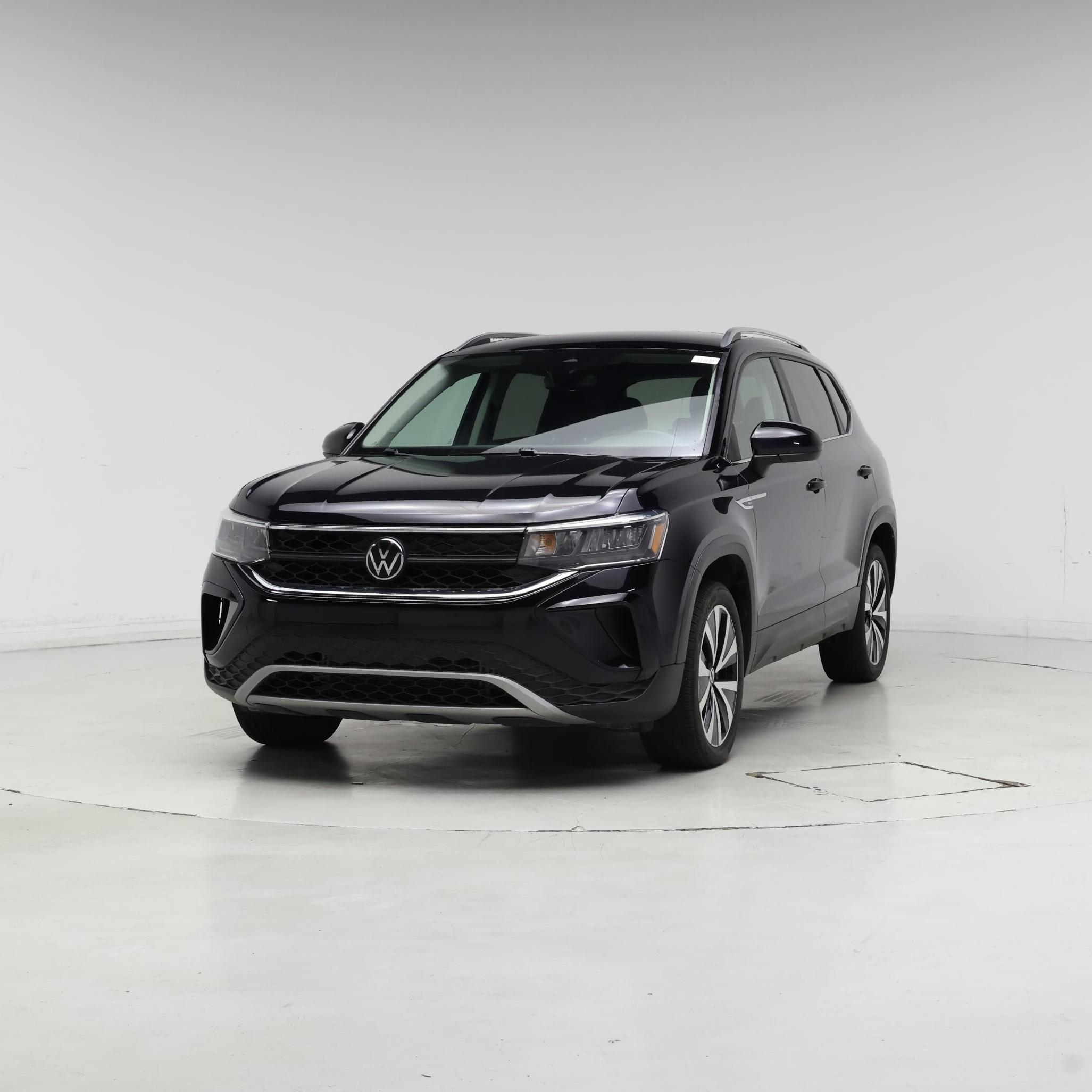 Thumbnail: 2023 Volkswagen Taos - 4