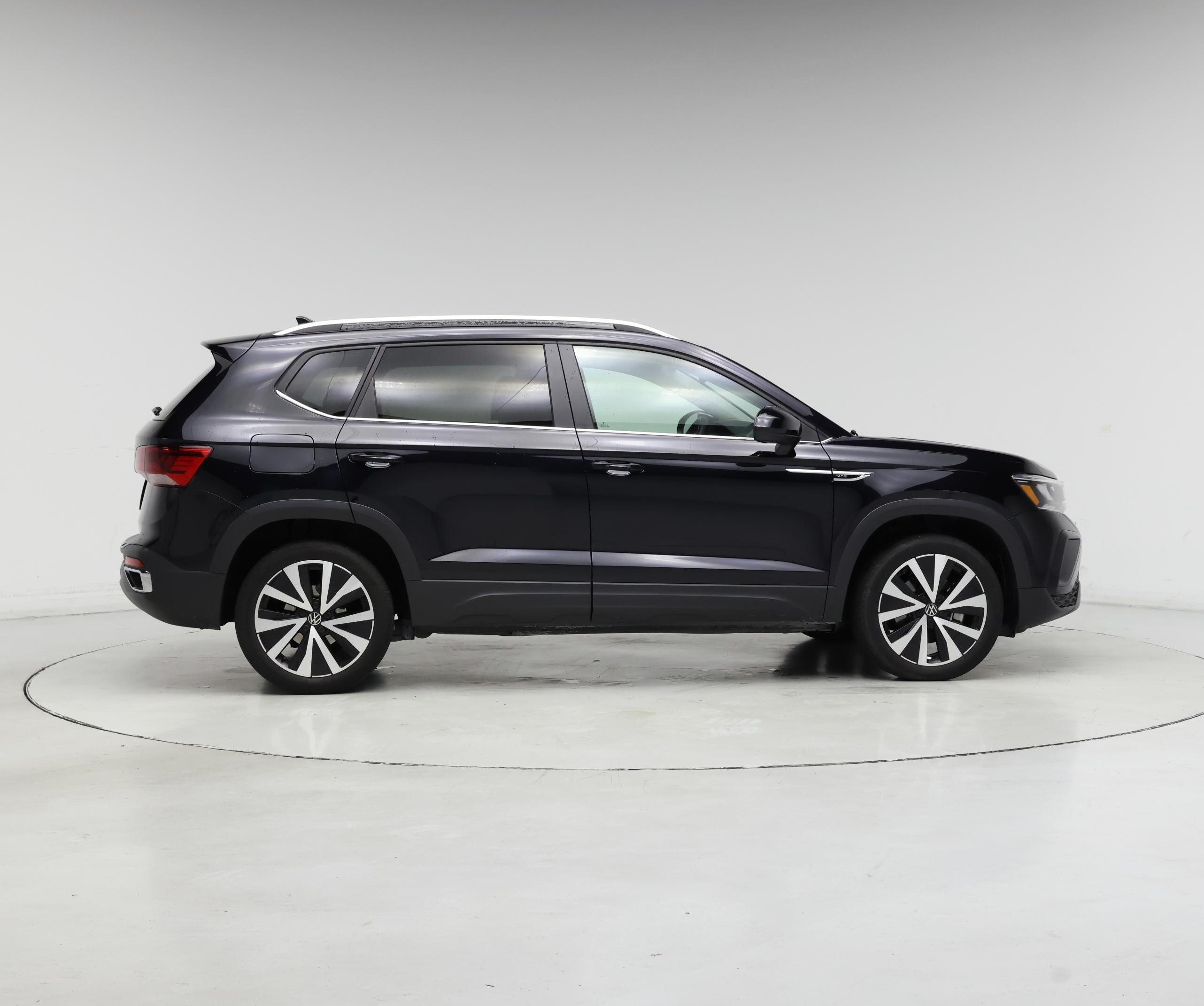 Thumbnail: 2023 Volkswagen Taos - 7