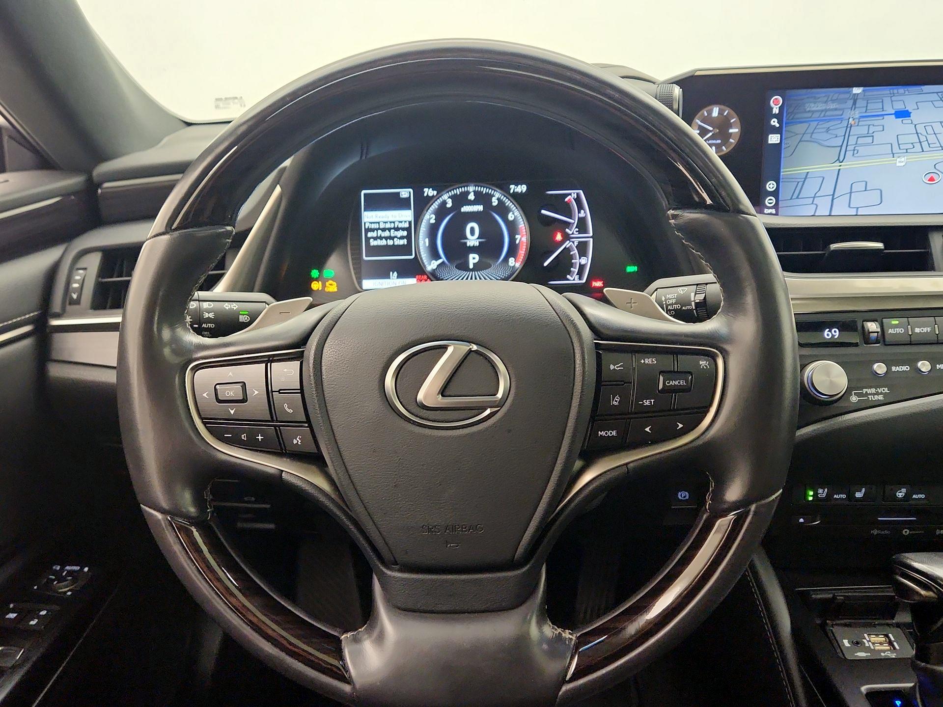 Thumbnail: 2021 Lexus ES - 10