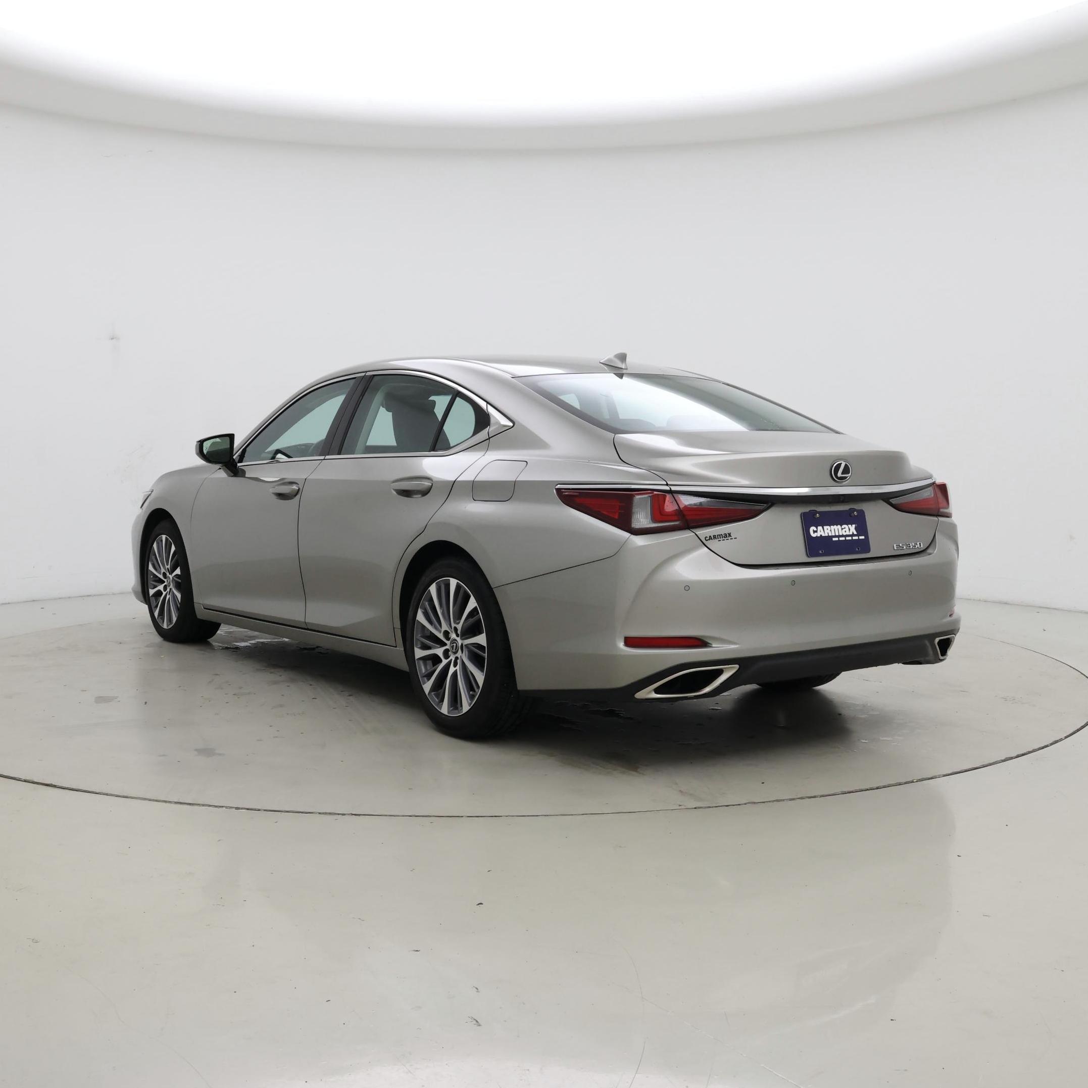 Thumbnail: 2021 Lexus ES - 2