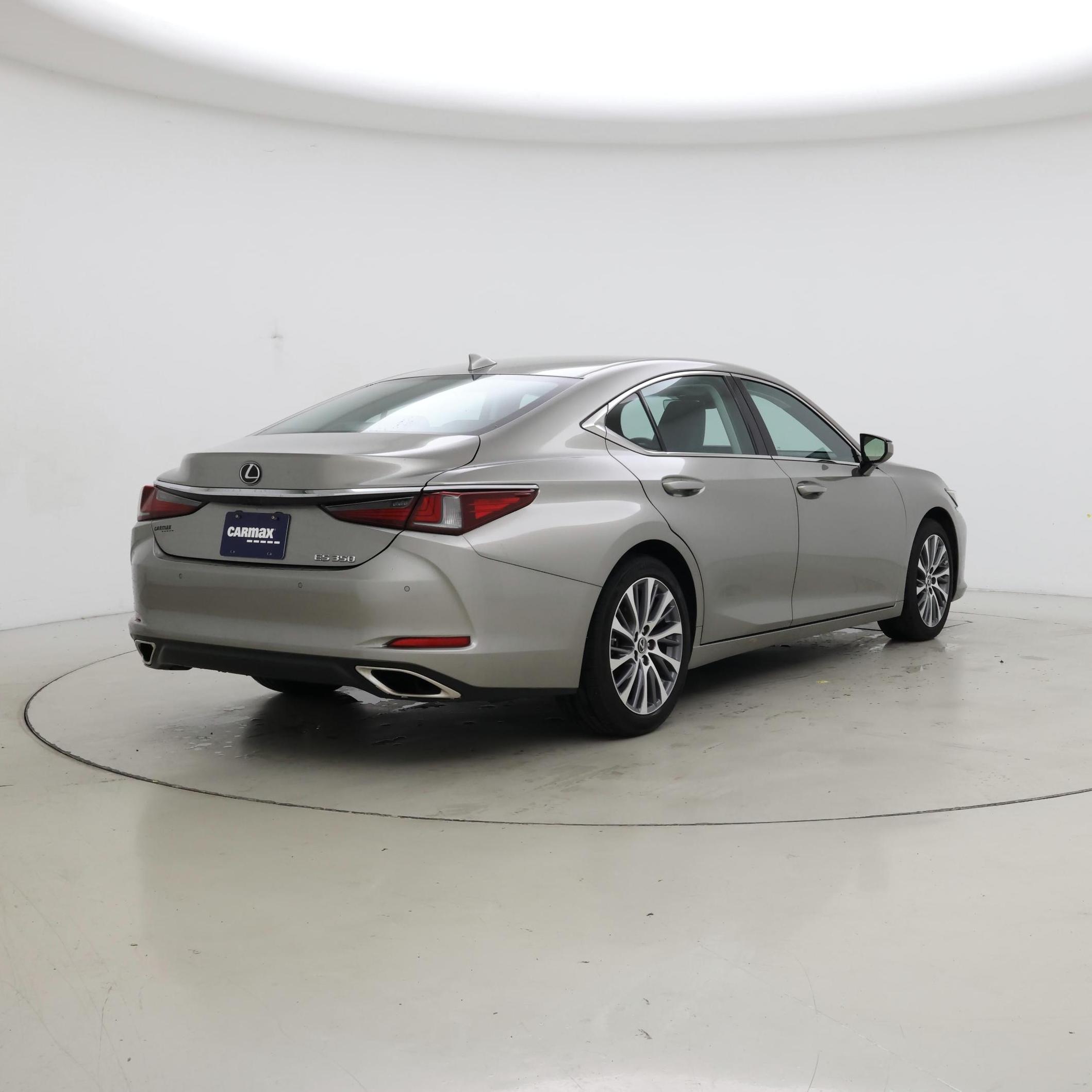 Thumbnail: 2021 Lexus ES - 8