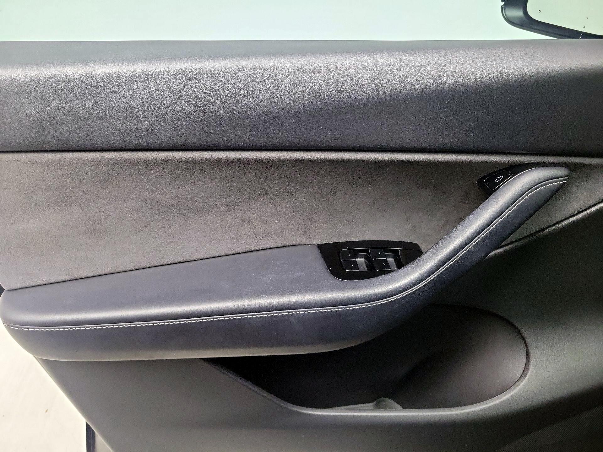 Thumbnail: 2020 Tesla Model Y - 12