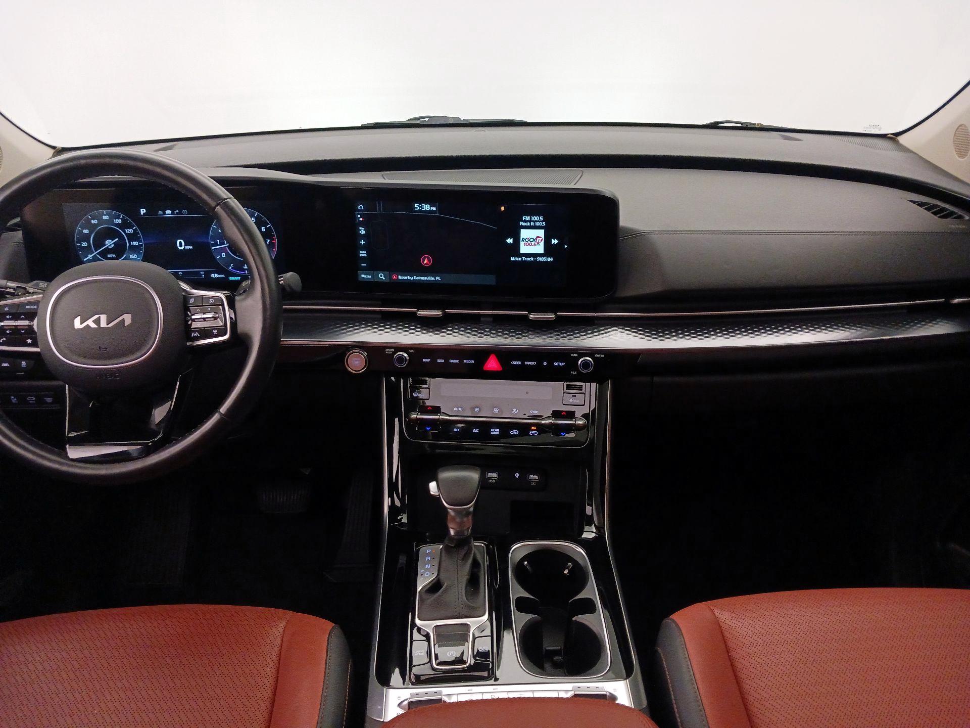 Thumbnail: 2023 Kia Carnival - 9