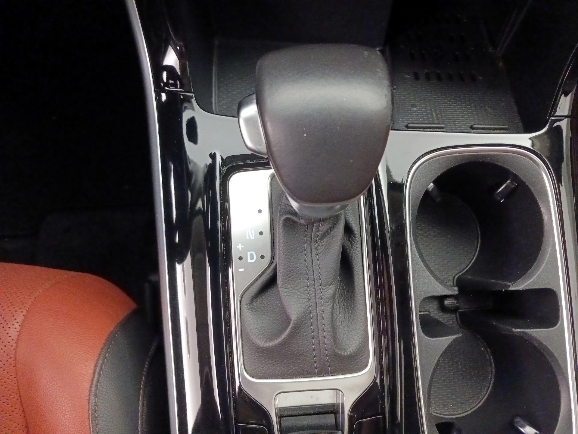 Thumbnail: 2023 Kia Carnival - 18