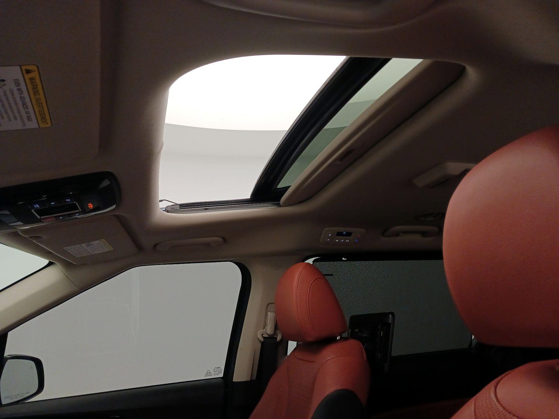 Thumbnail: 2023 Kia Carnival - 20