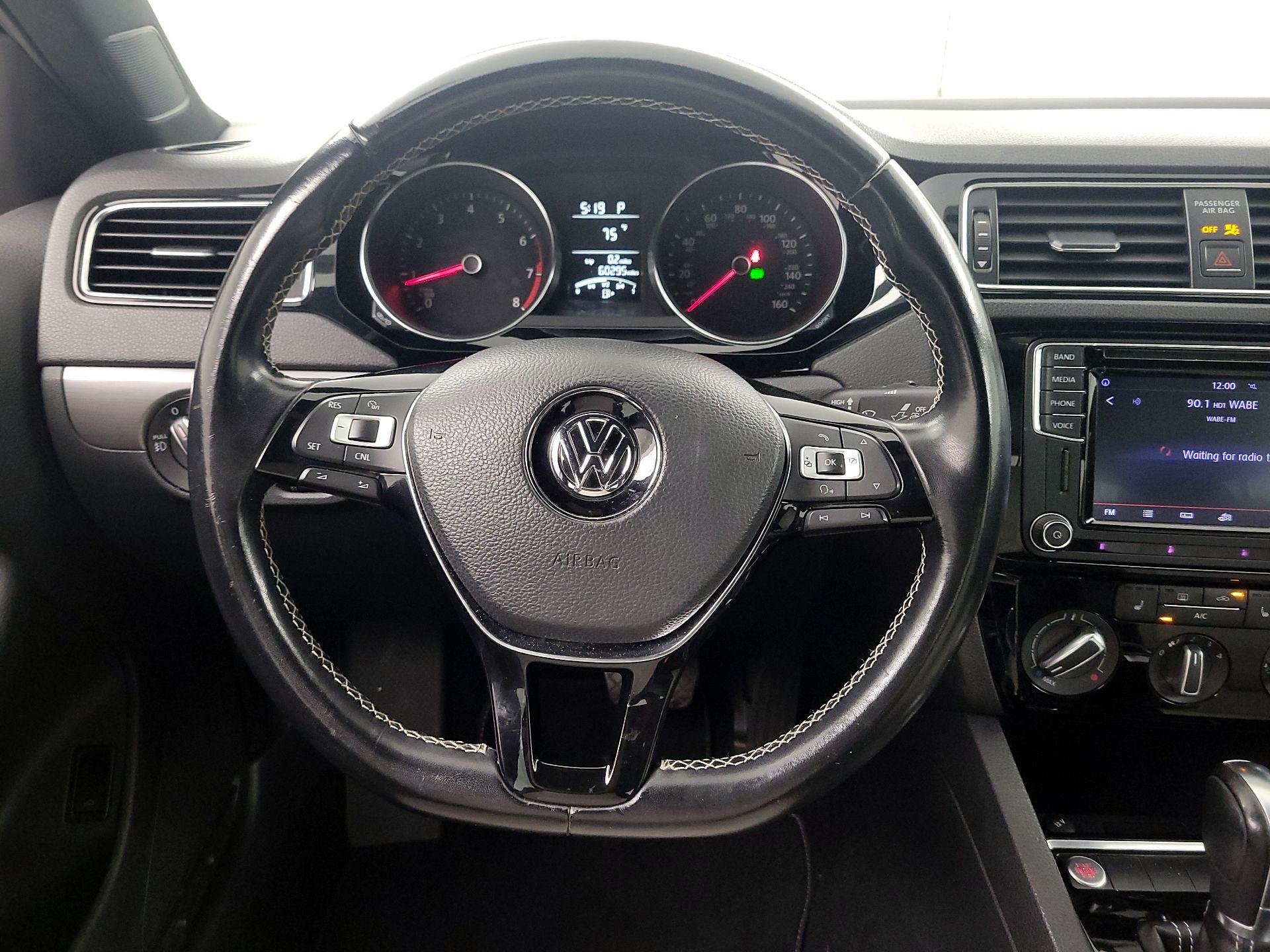 Thumbnail: 2016 Volkswagen Jetta - 10