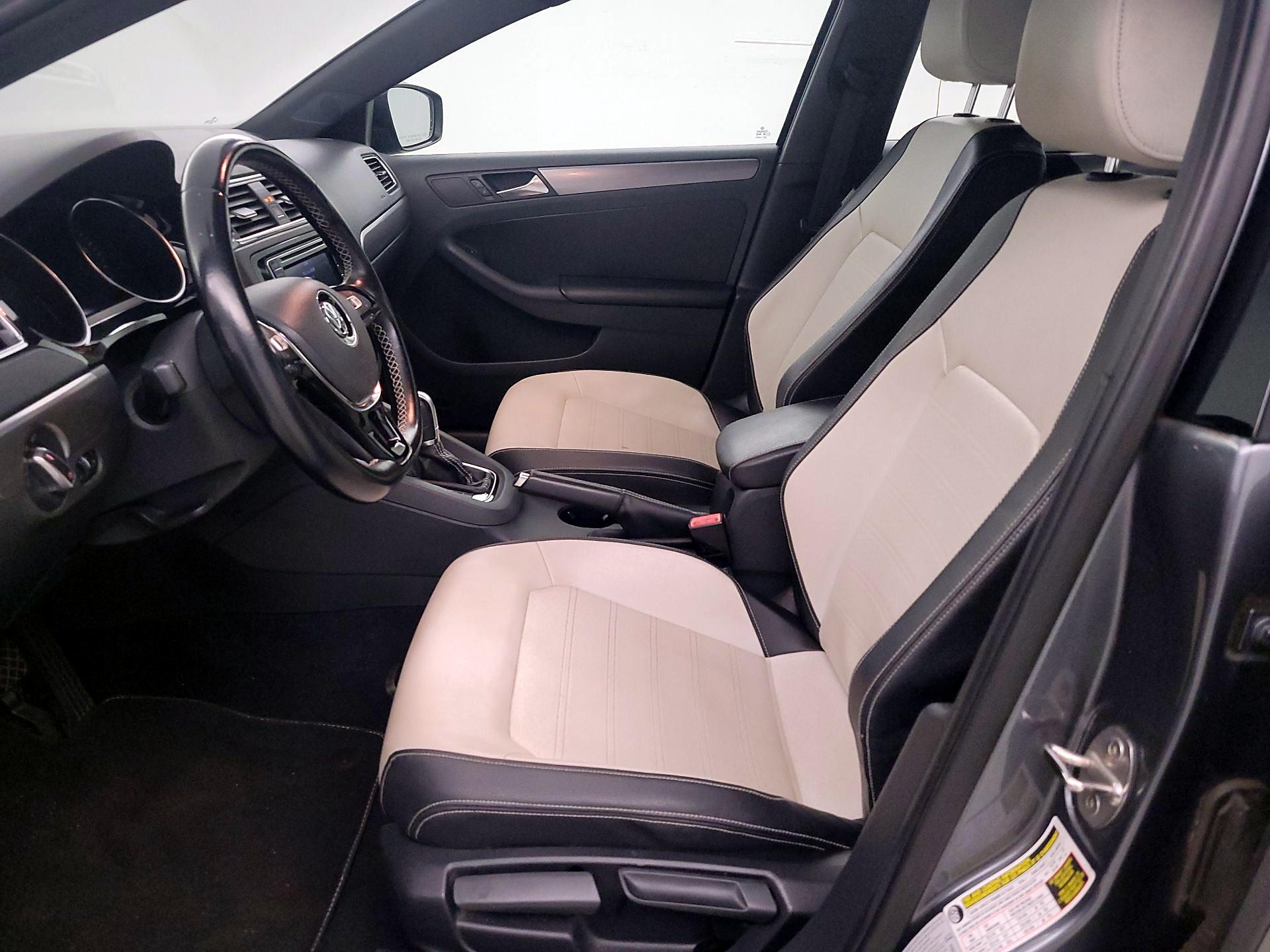 Thumbnail: 2016 Volkswagen Jetta - 11