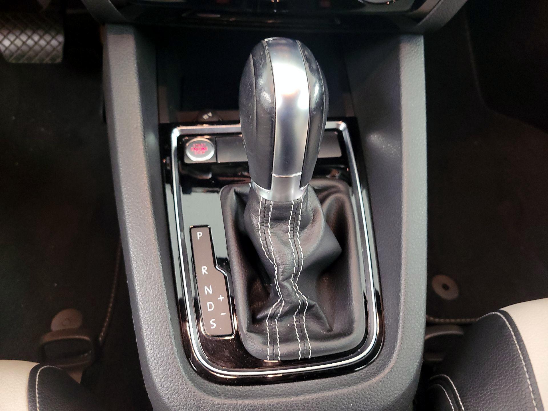 Thumbnail: 2016 Volkswagen Jetta - 17
