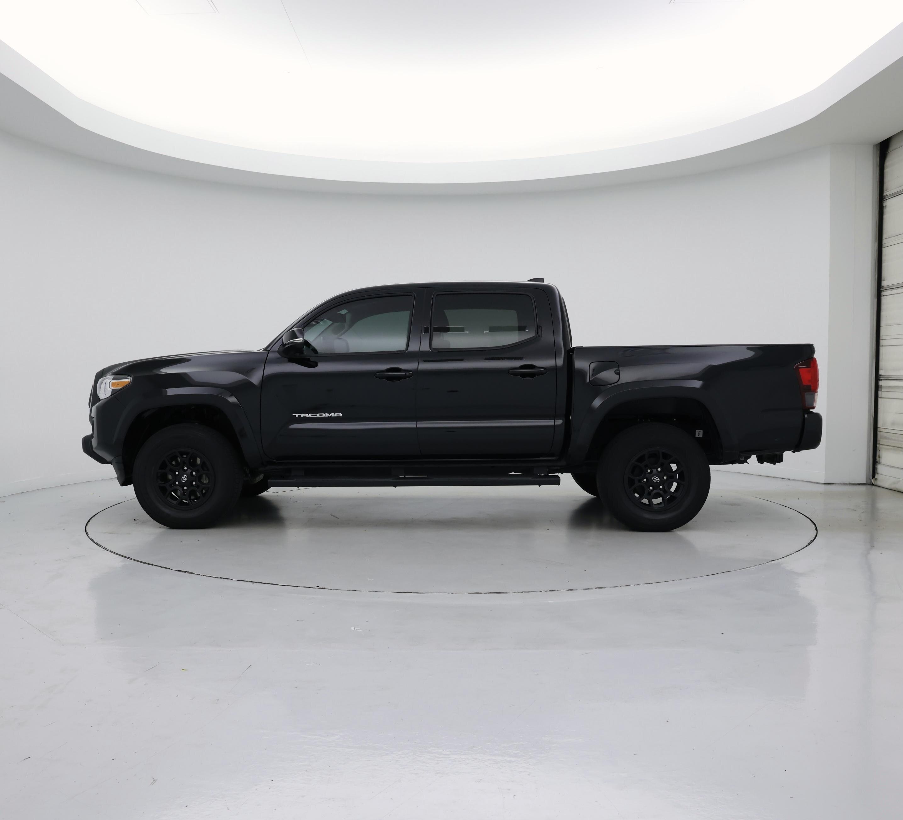 Thumbnail: 2022 Toyota Tacoma - 3