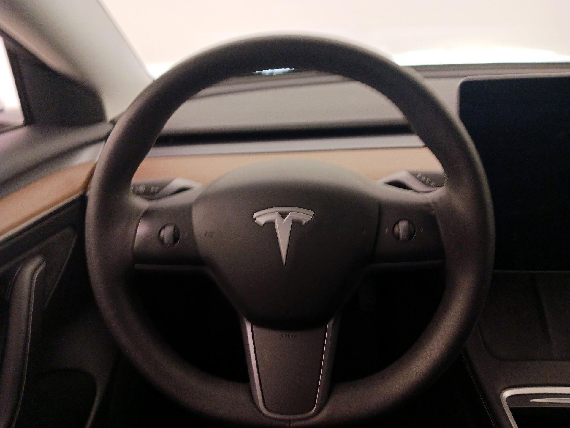 Thumbnail: 2021 Tesla Model 3 - 10