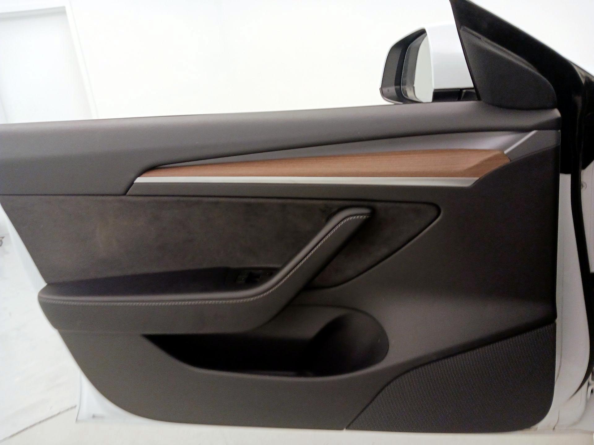 Thumbnail: 2021 Tesla Model 3 - 12