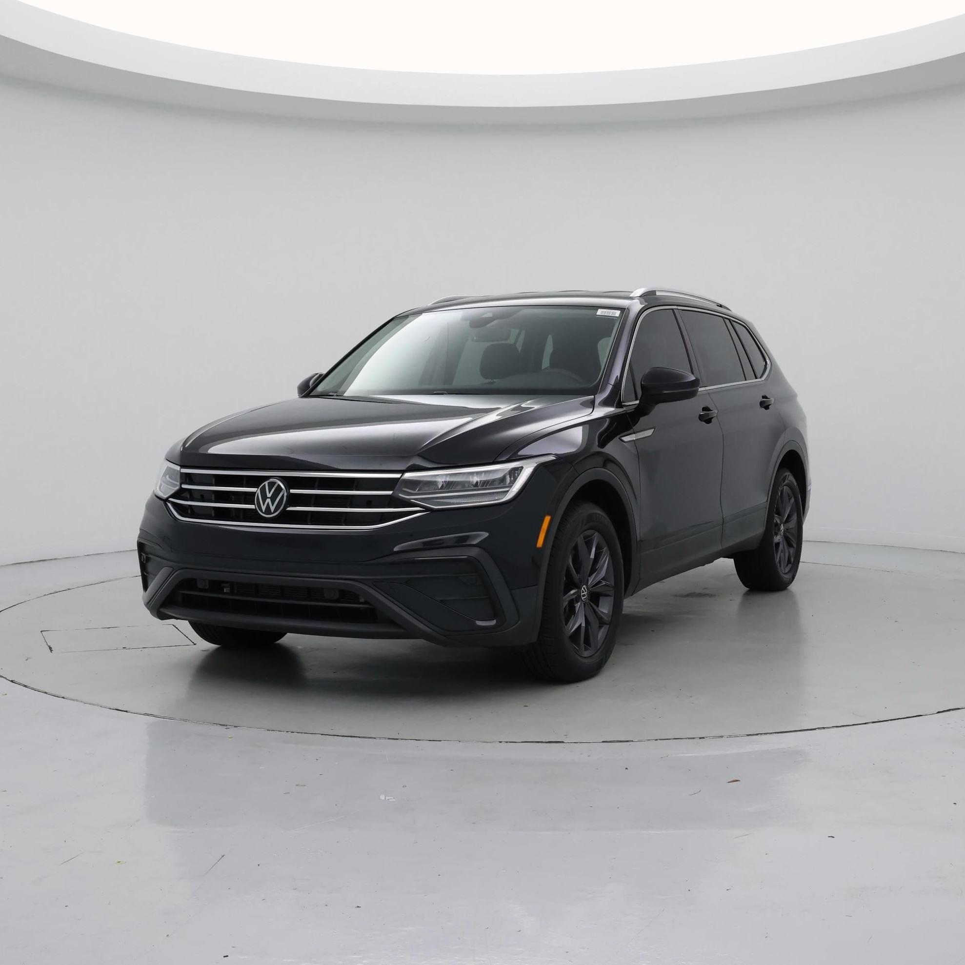 Thumbnail: 2022 Volkswagen Tiguan - 4