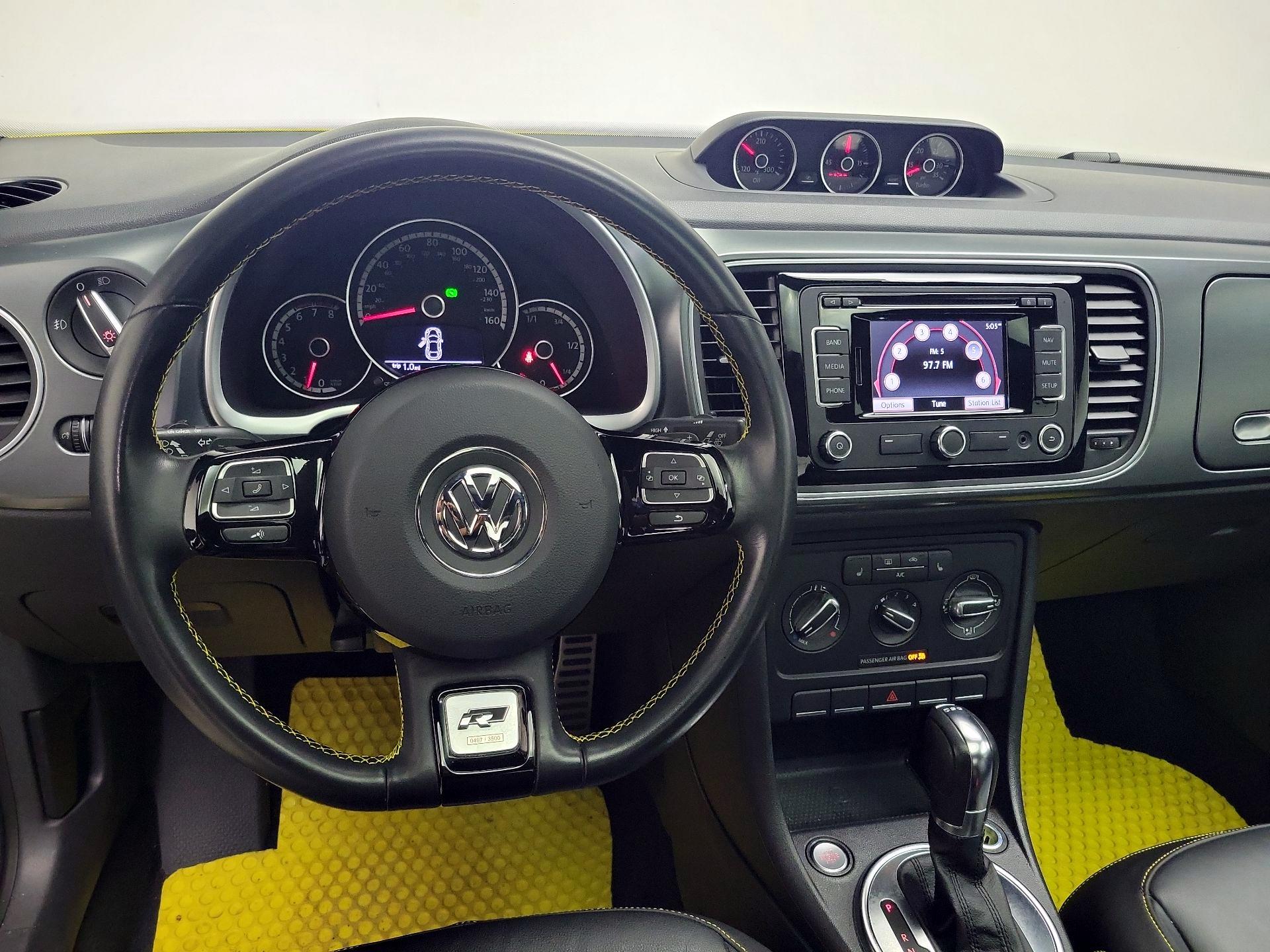 Thumbnail: 2014 Volkswagen Beetle - 10