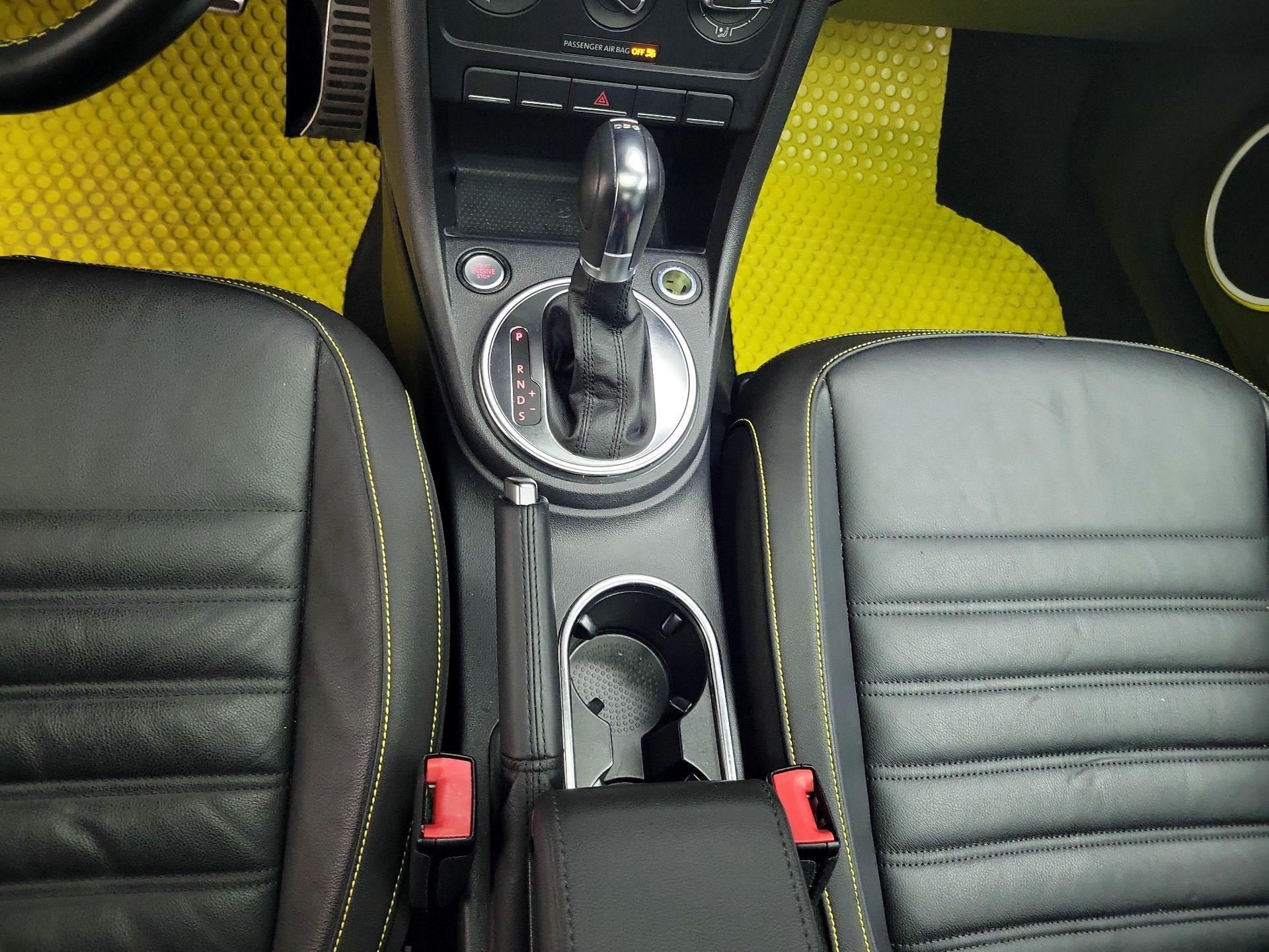 Thumbnail: 2014 Volkswagen Beetle - 16