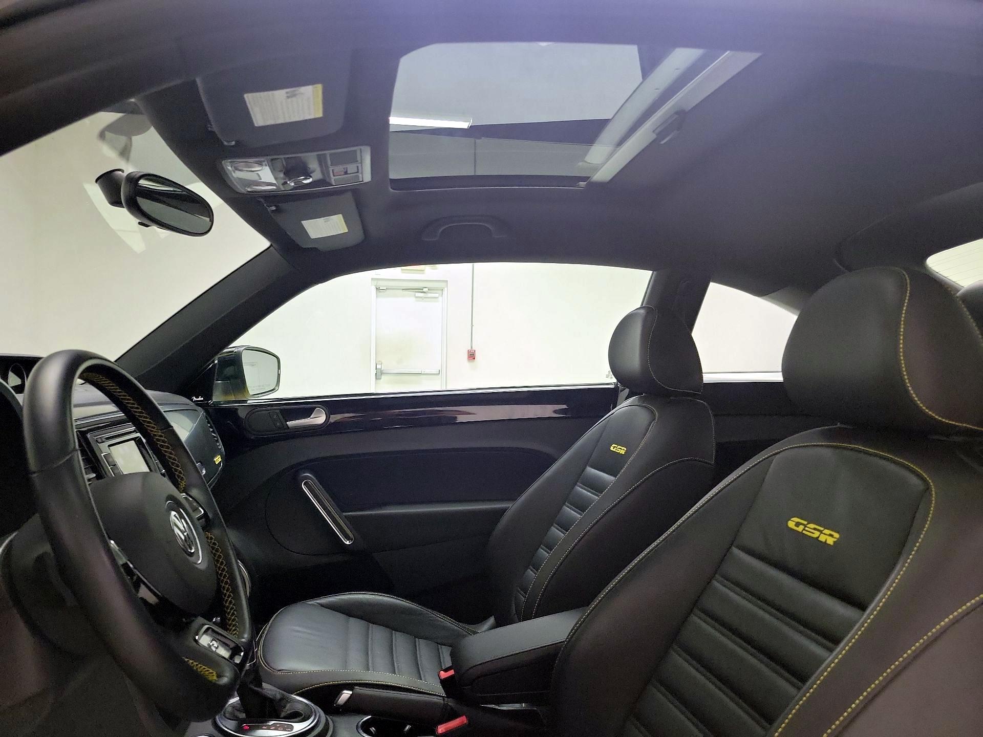 Thumbnail: 2014 Volkswagen Beetle - 17