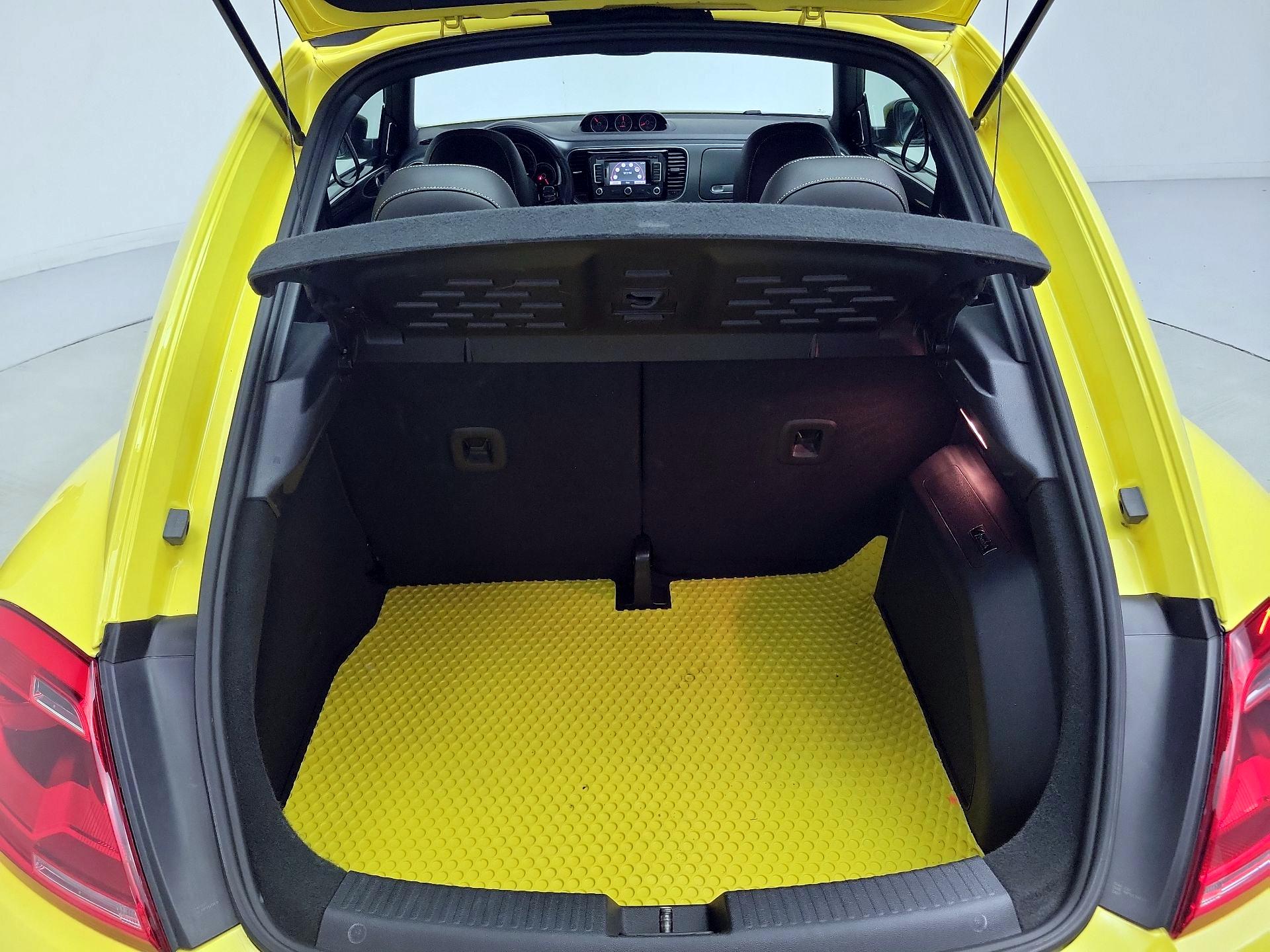 Thumbnail: 2014 Volkswagen Beetle - 19