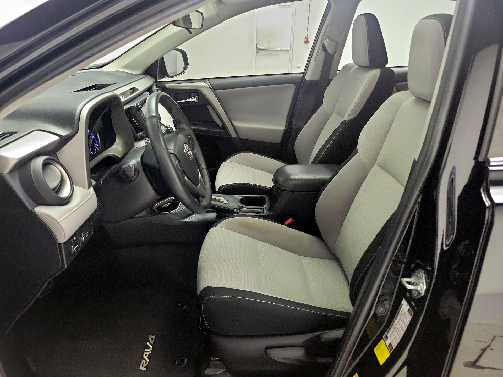 Thumbnail: 2018 Toyota RAV4 - 11