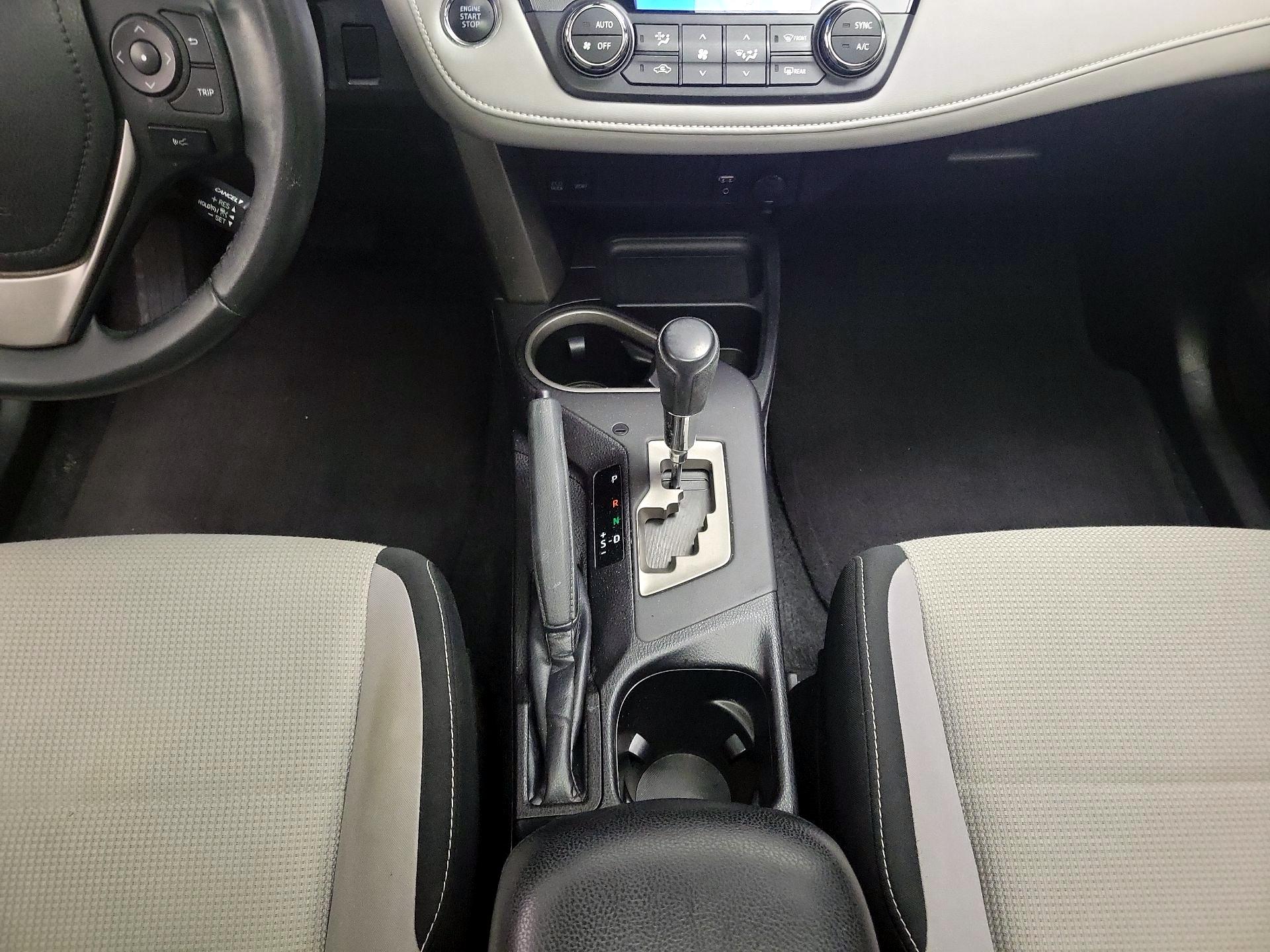 Thumbnail: 2018 Toyota RAV4 - 17