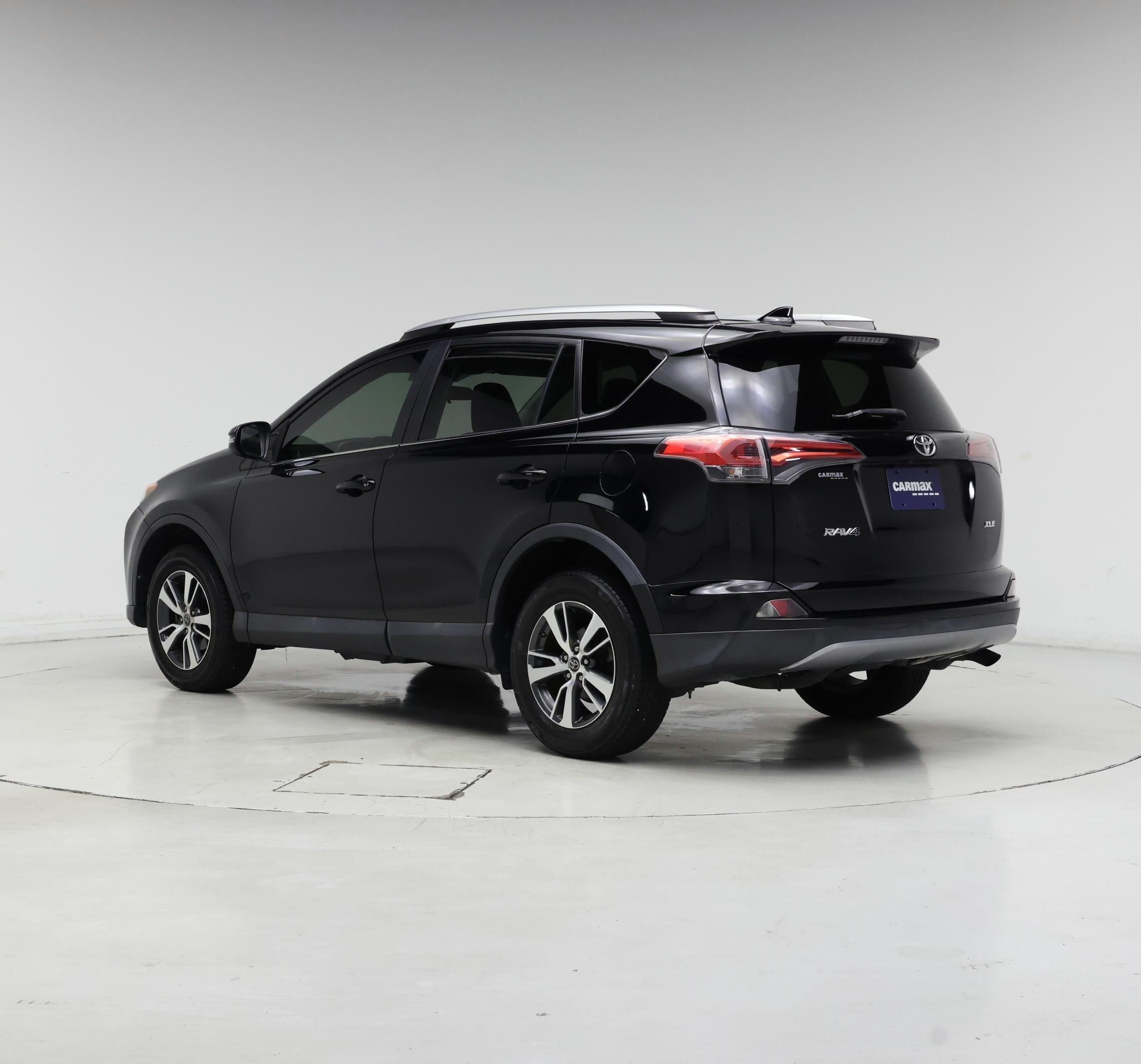 Thumbnail: 2018 Toyota RAV4 - 2