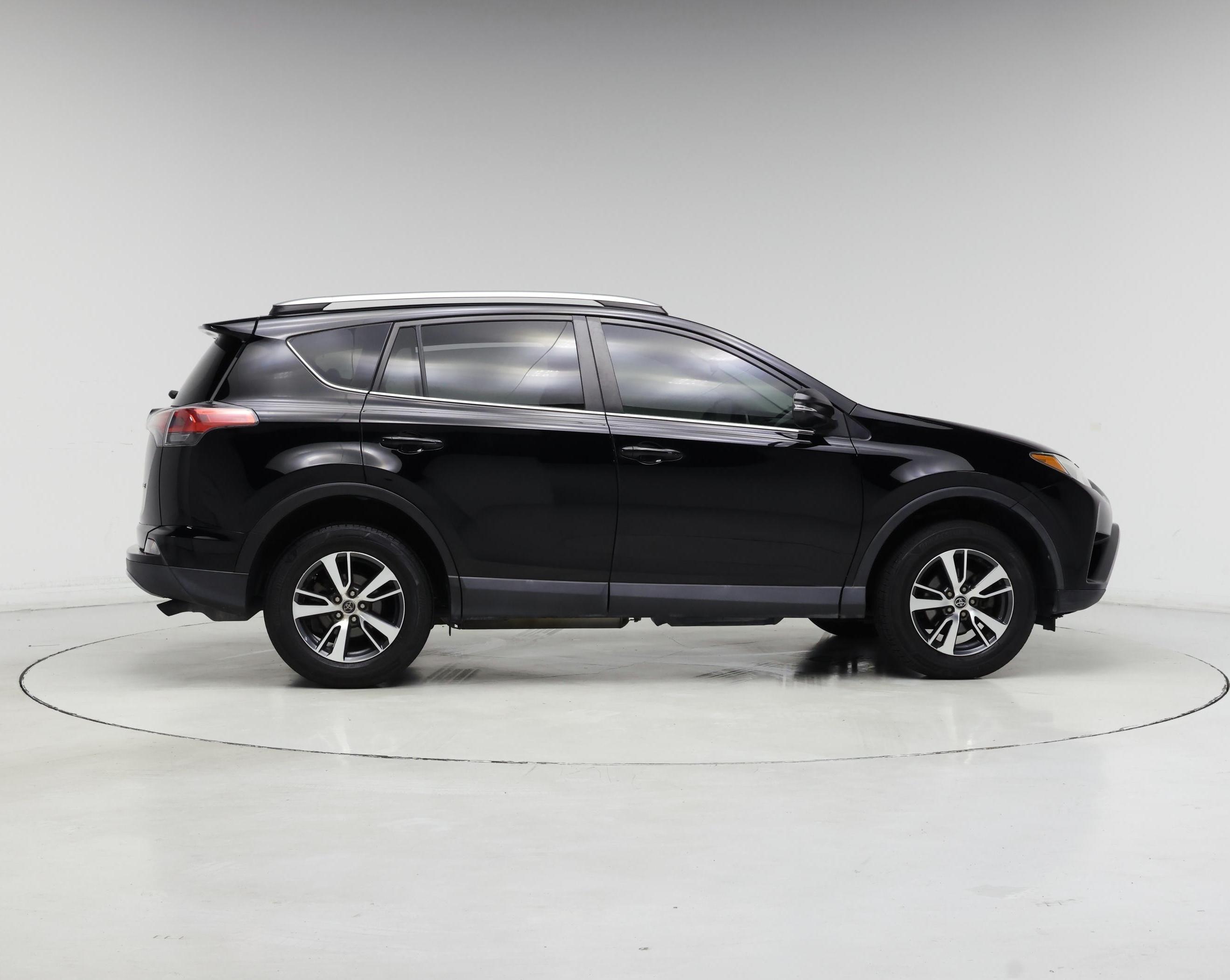 Thumbnail: 2018 Toyota RAV4 - 7