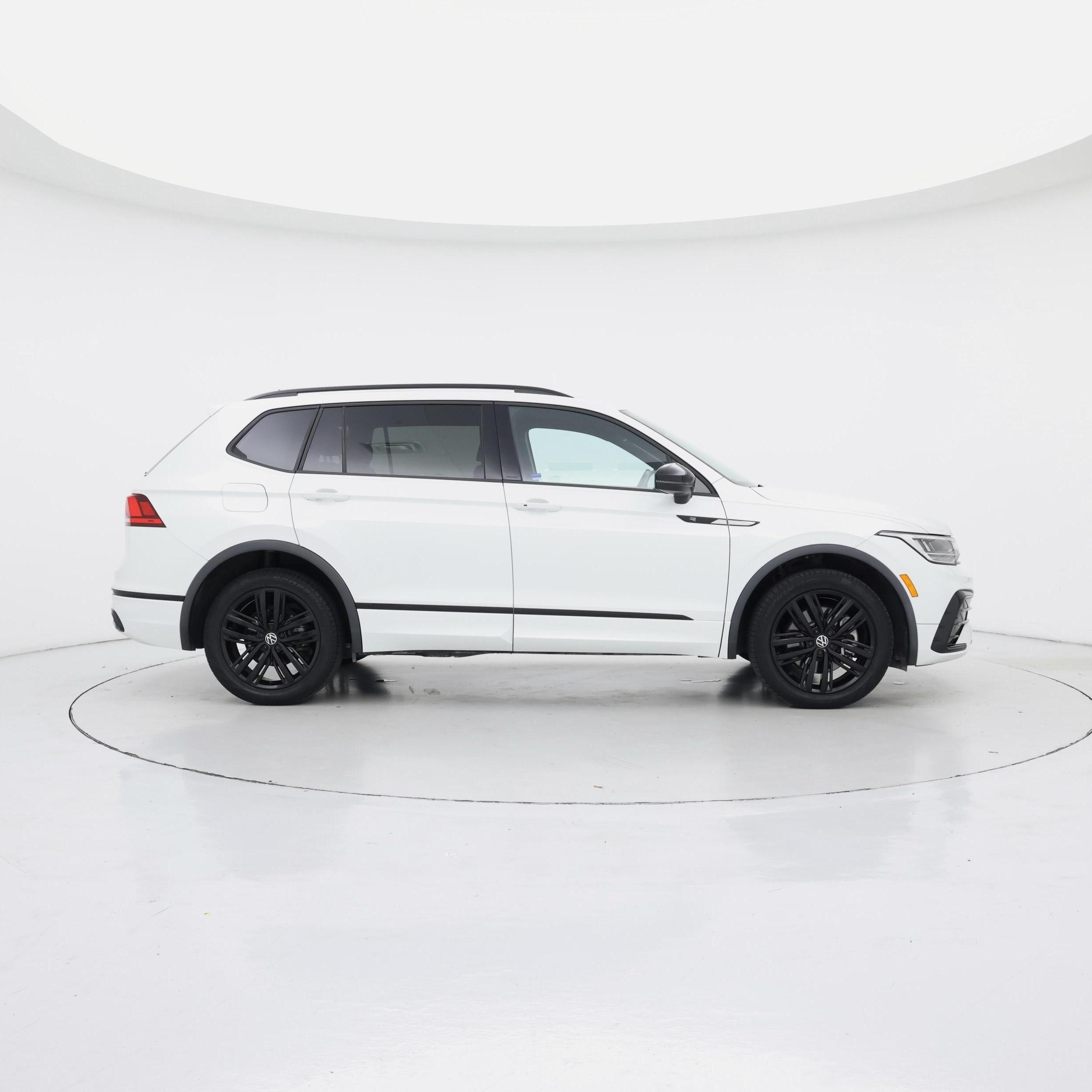Thumbnail: 2022 Volkswagen Tiguan - 7