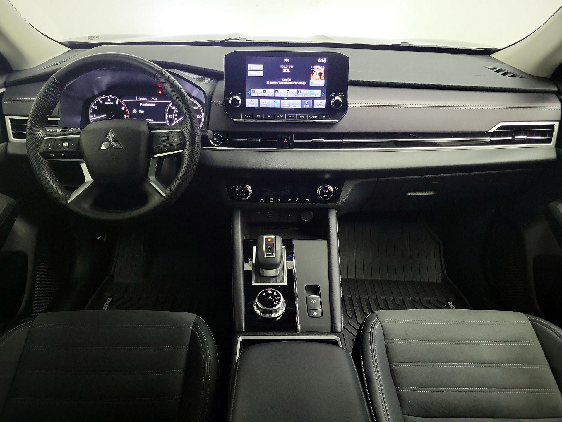 Thumbnail: 2023 Mitsubishi Outlander - 9