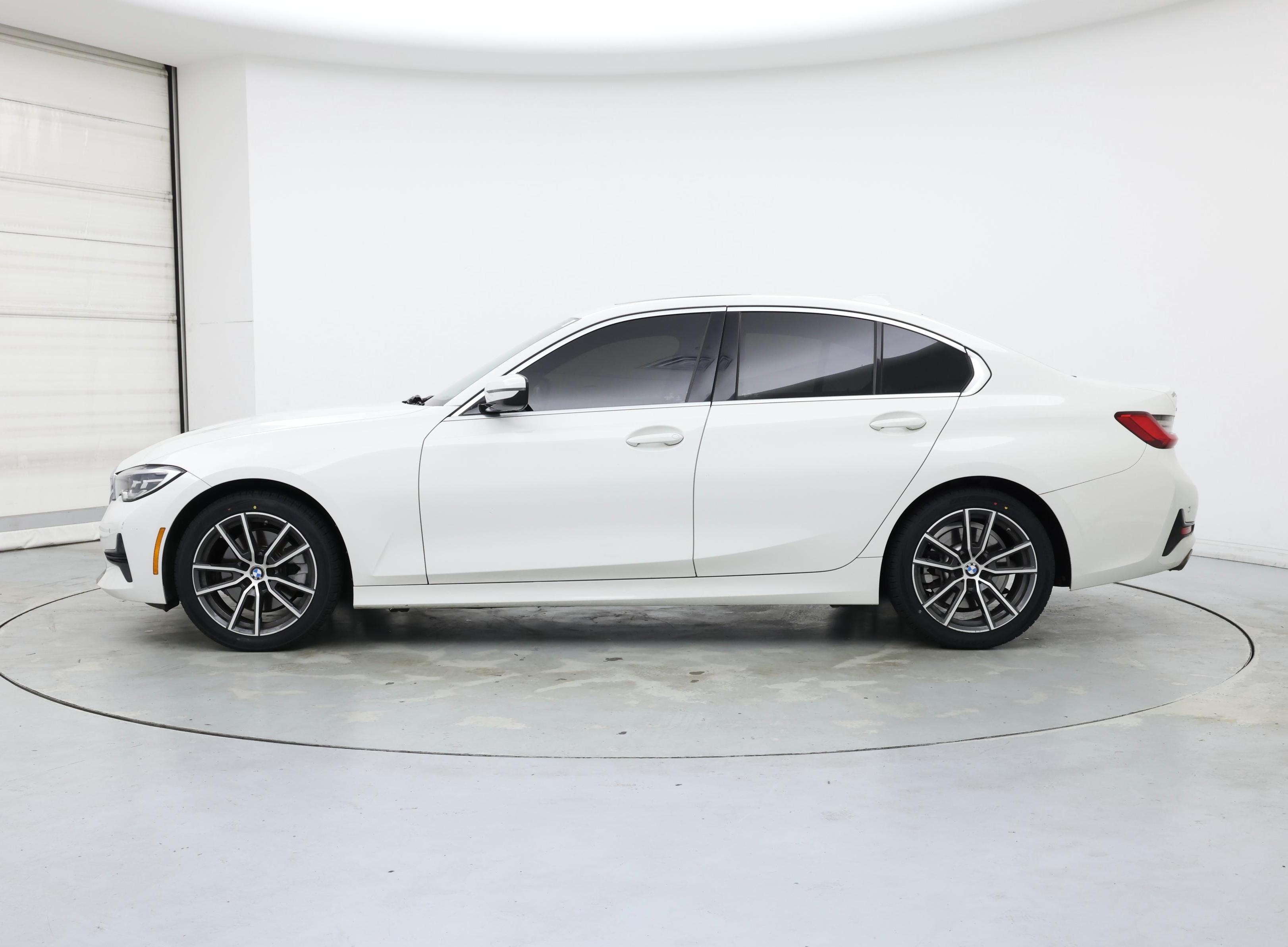 Thumbnail: 2020 BMW 3 Series - 3