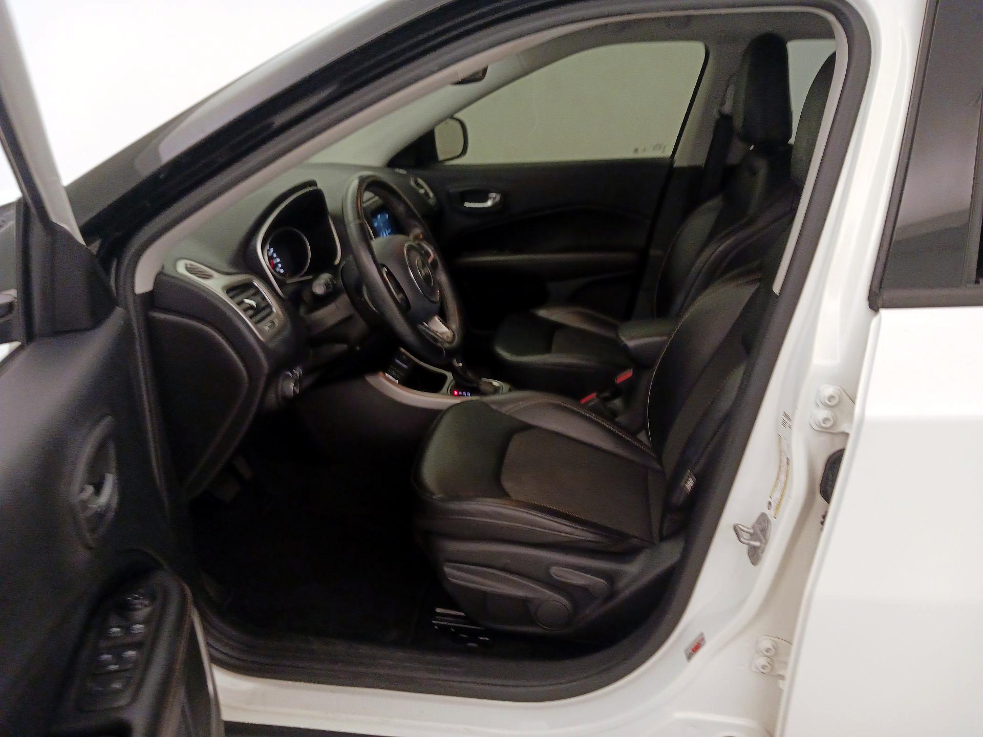 Thumbnail: 2020 Jeep Compass - 11