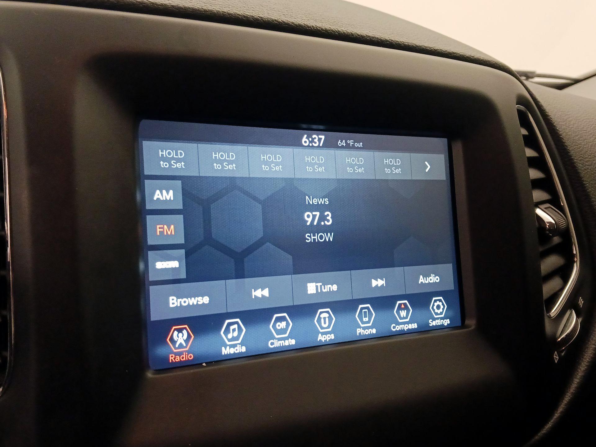 Thumbnail: 2020 Jeep Compass - 15