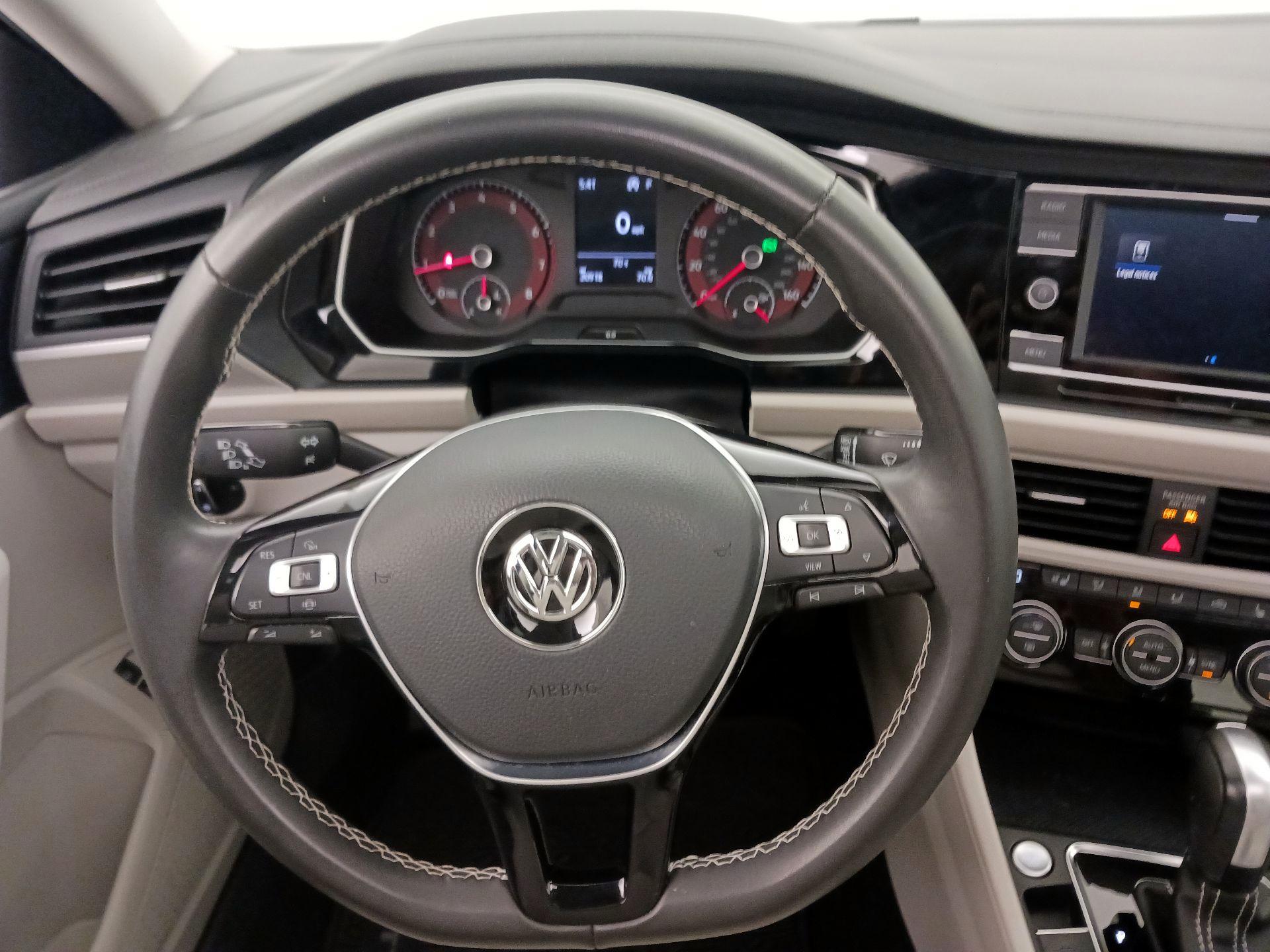 Thumbnail: 2021 Volkswagen Jetta - 10