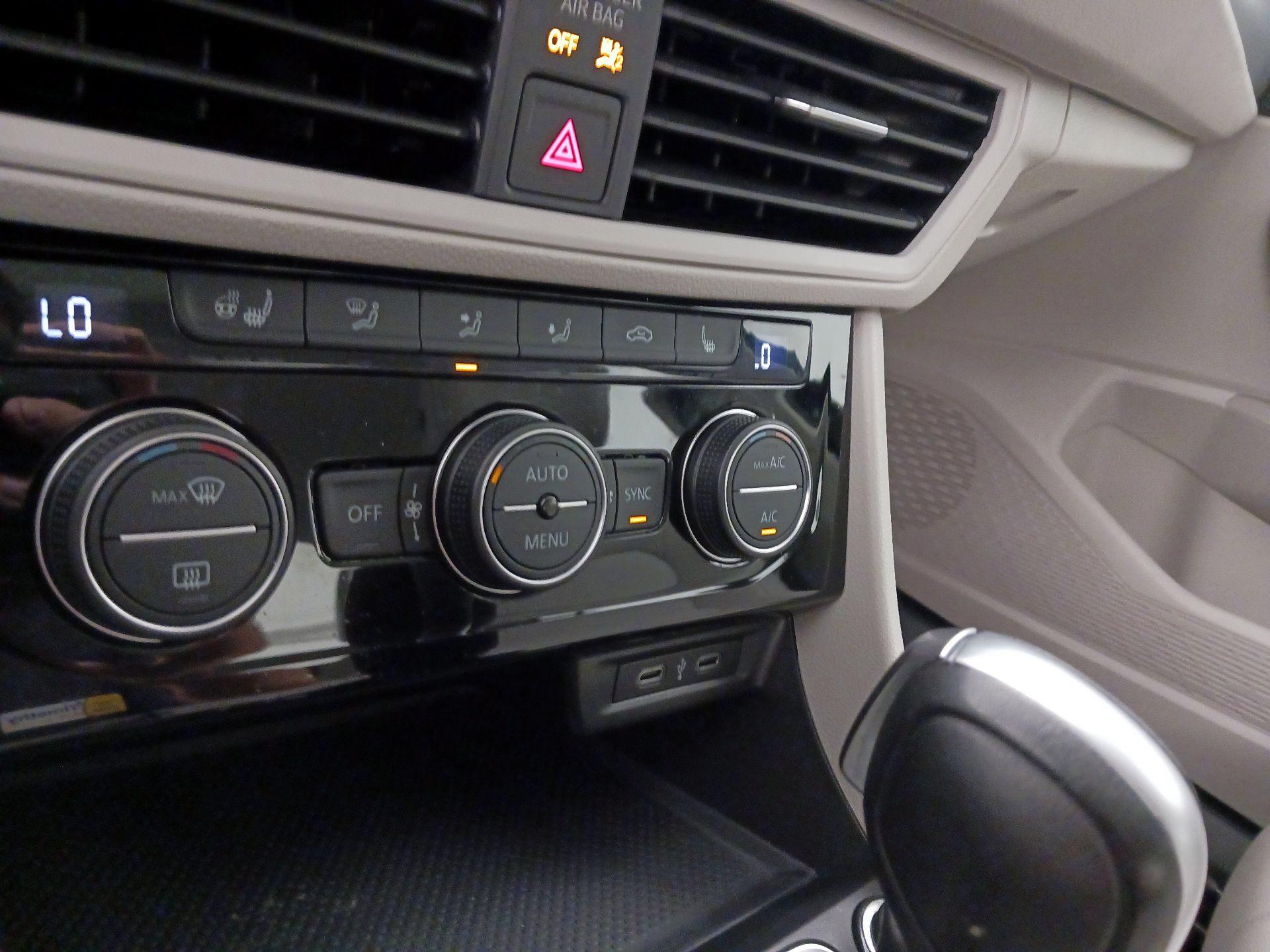 Thumbnail: 2021 Volkswagen Jetta - 15