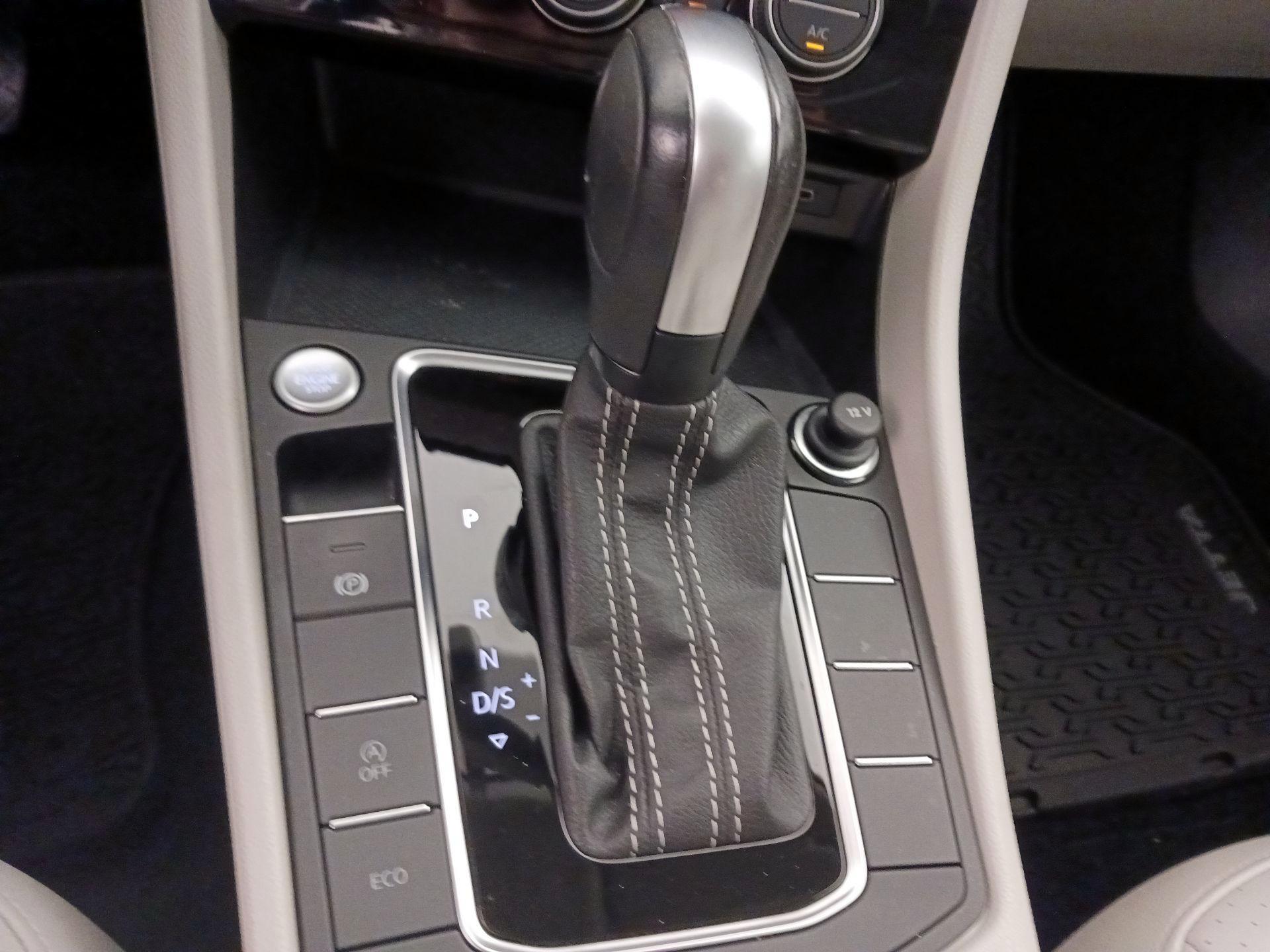 Thumbnail: 2021 Volkswagen Jetta - 16