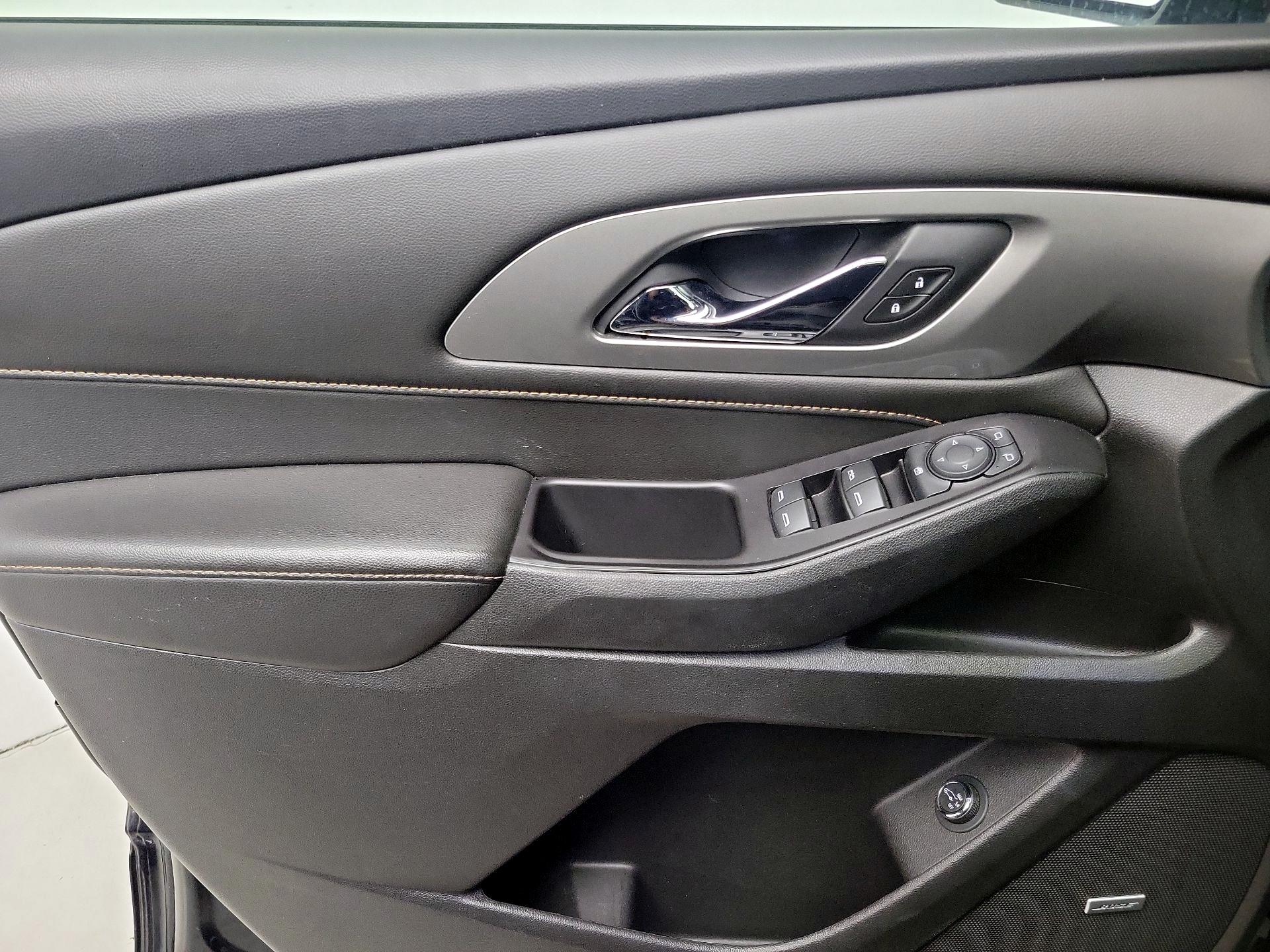 Thumbnail: 2018 Chevrolet Traverse - 12