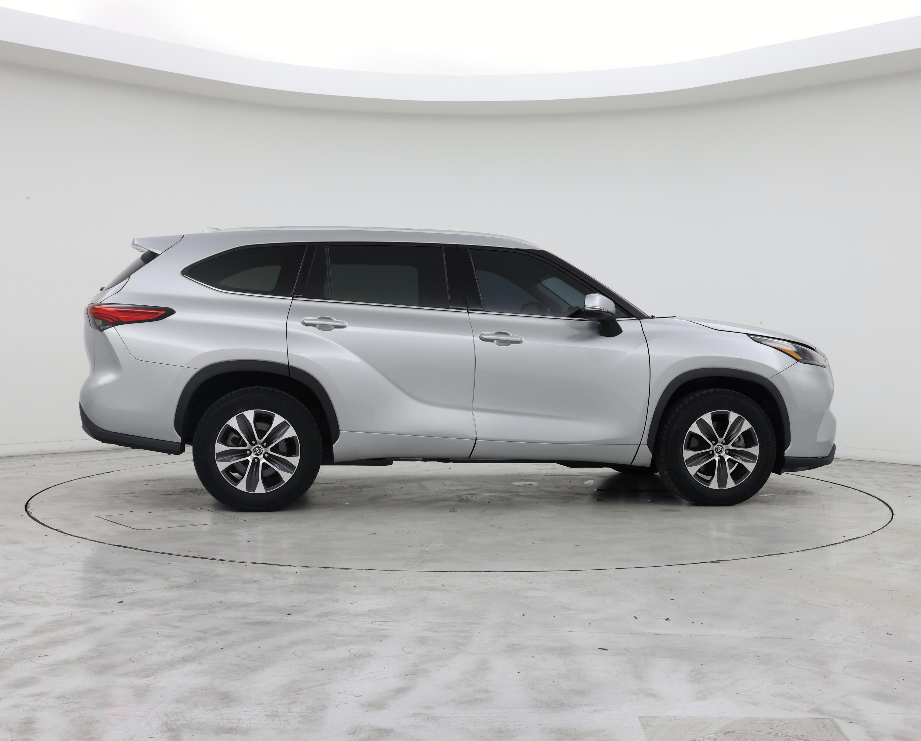 Thumbnail: 2022 Toyota Highlander - 7