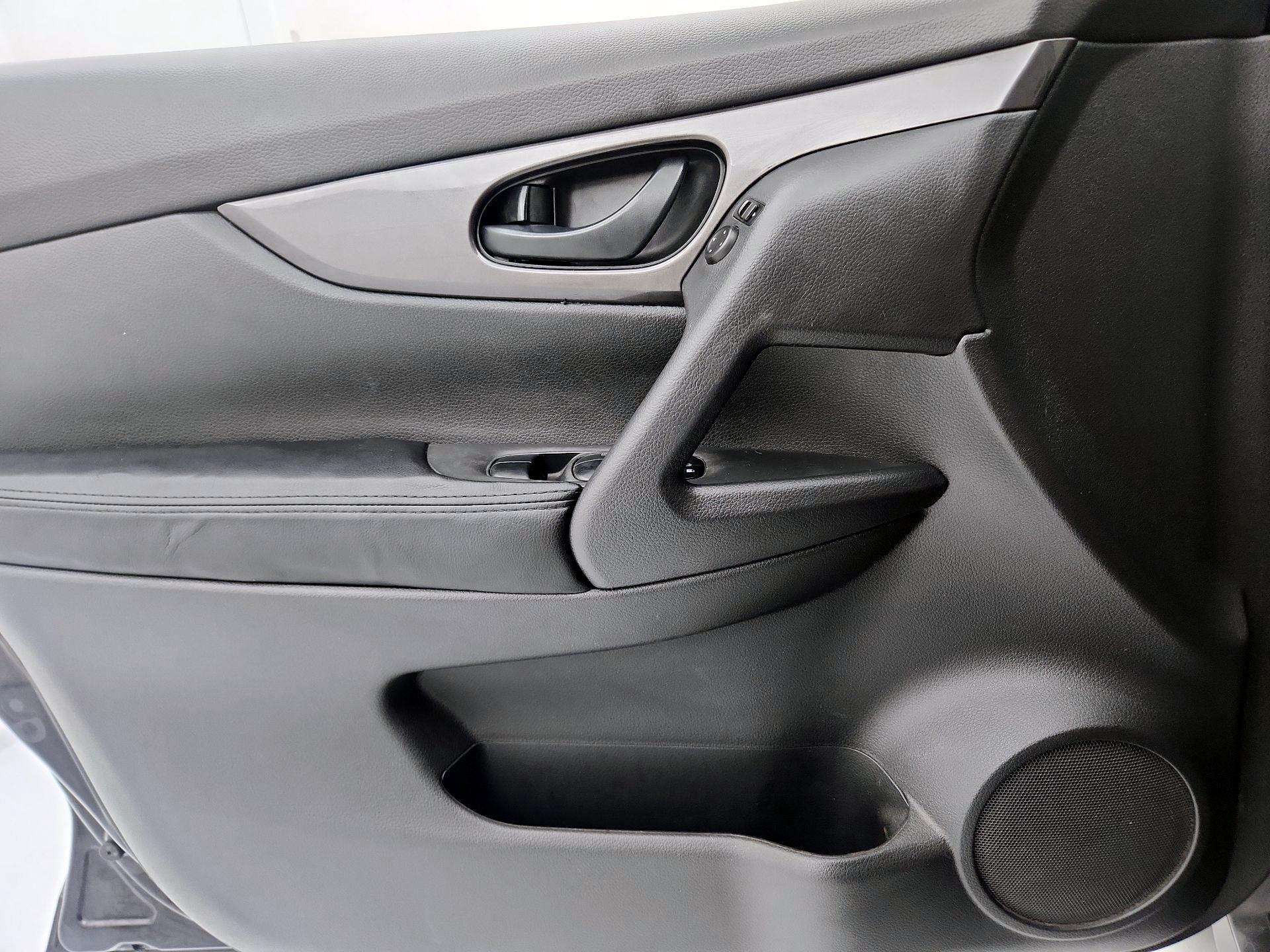 Thumbnail: 2019 Nissan Rogue - 12