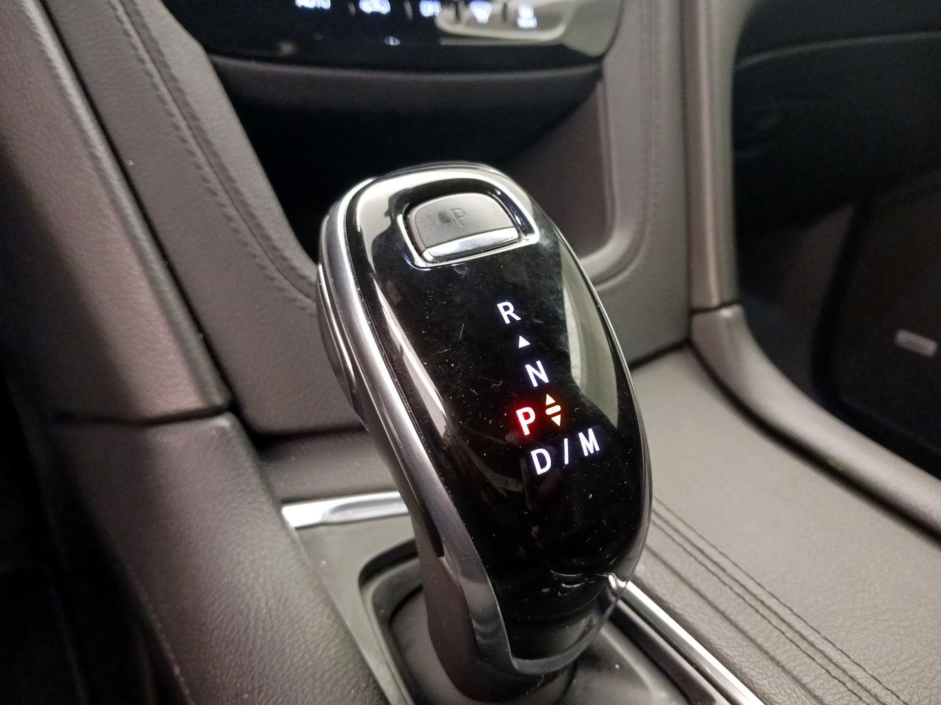 Thumbnail: 2020 Cadillac XT6 - 17