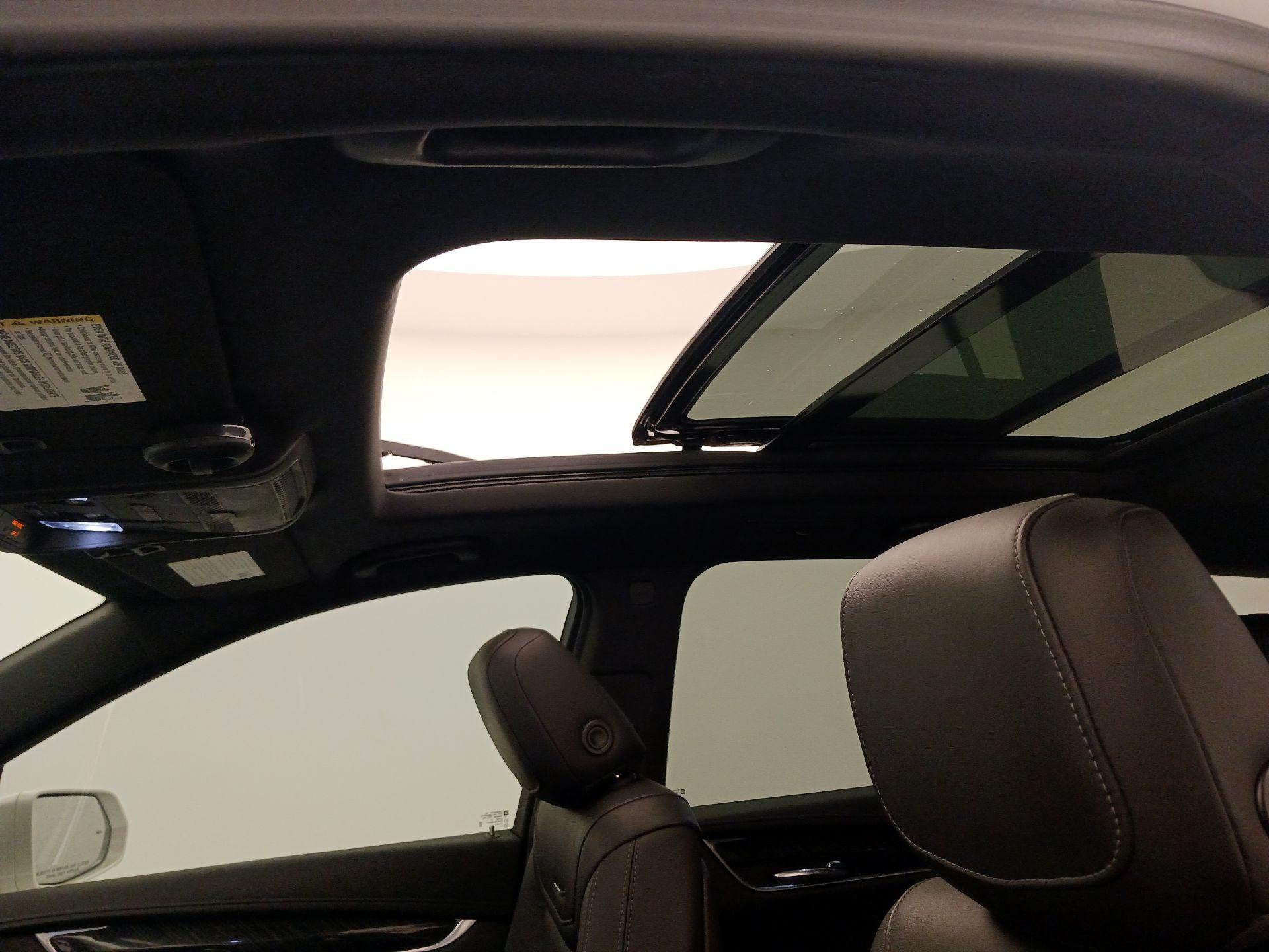 Thumbnail: 2020 Cadillac XT6 - 19