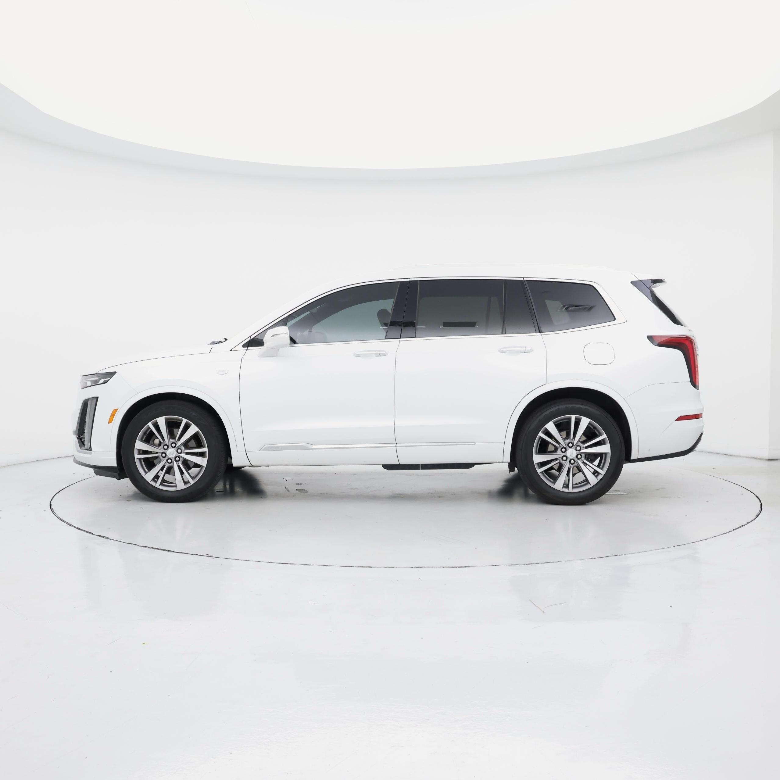 Thumbnail: 2020 Cadillac XT6 - 3