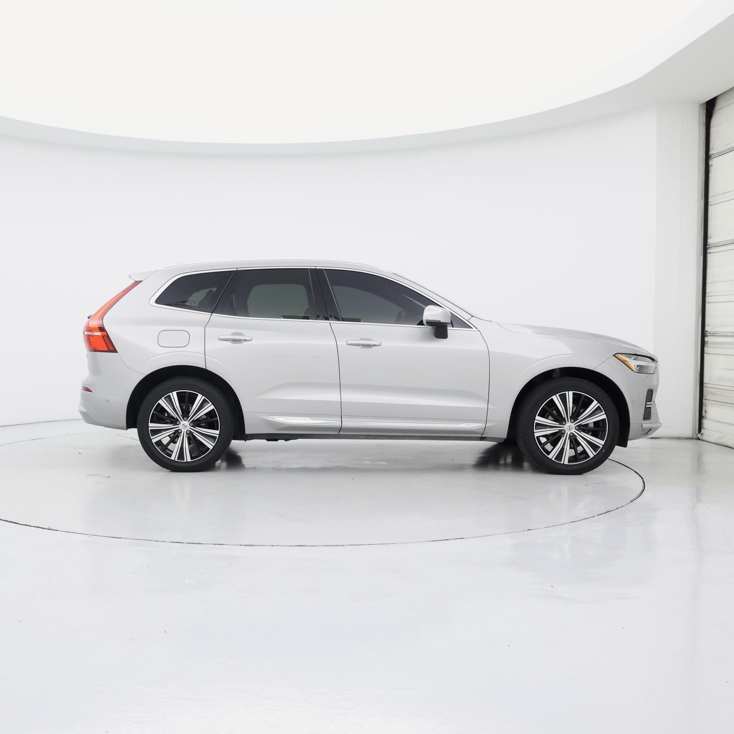 Thumbnail: 2022 Volvo XC60 - 7