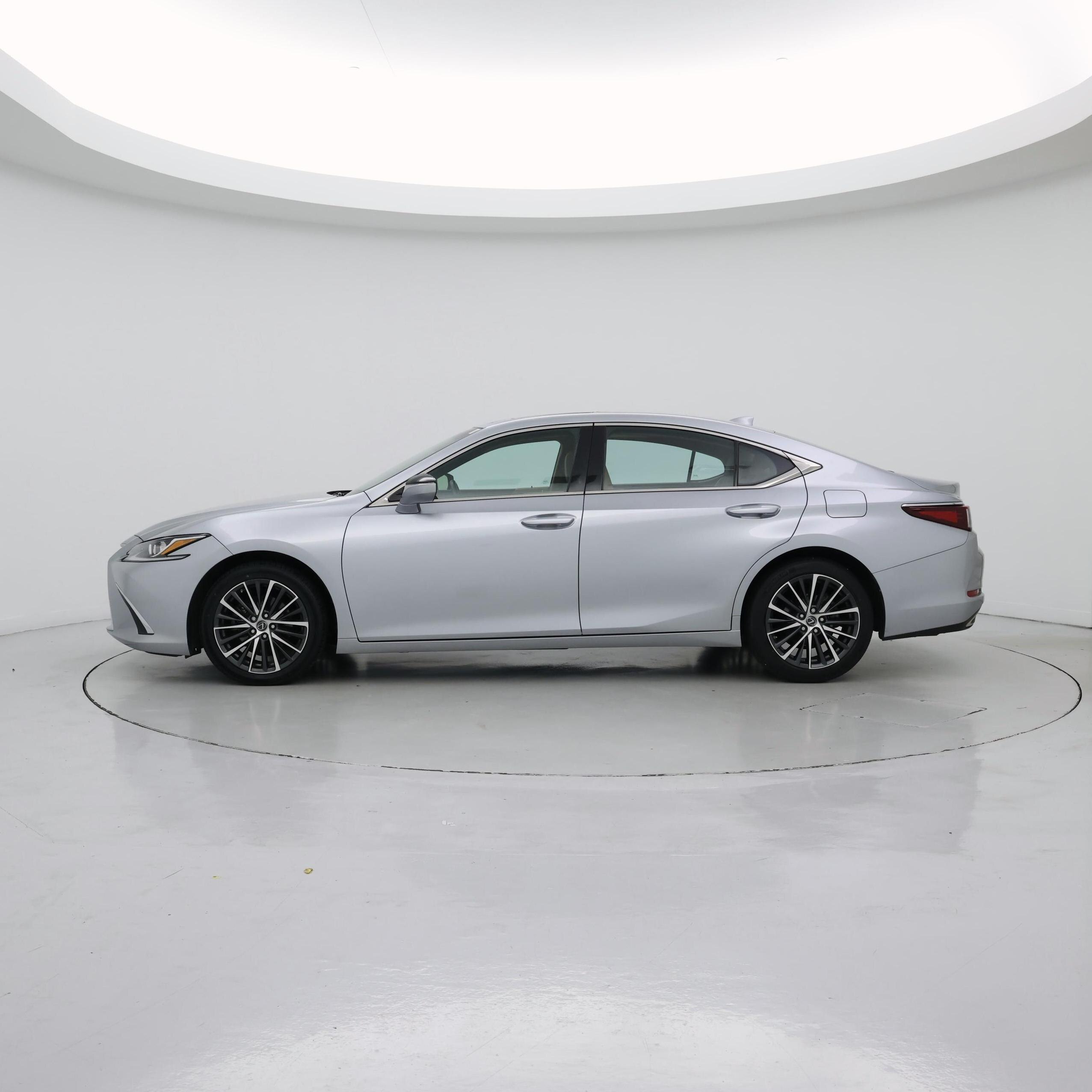 Thumbnail: 2022 Lexus ES - 3