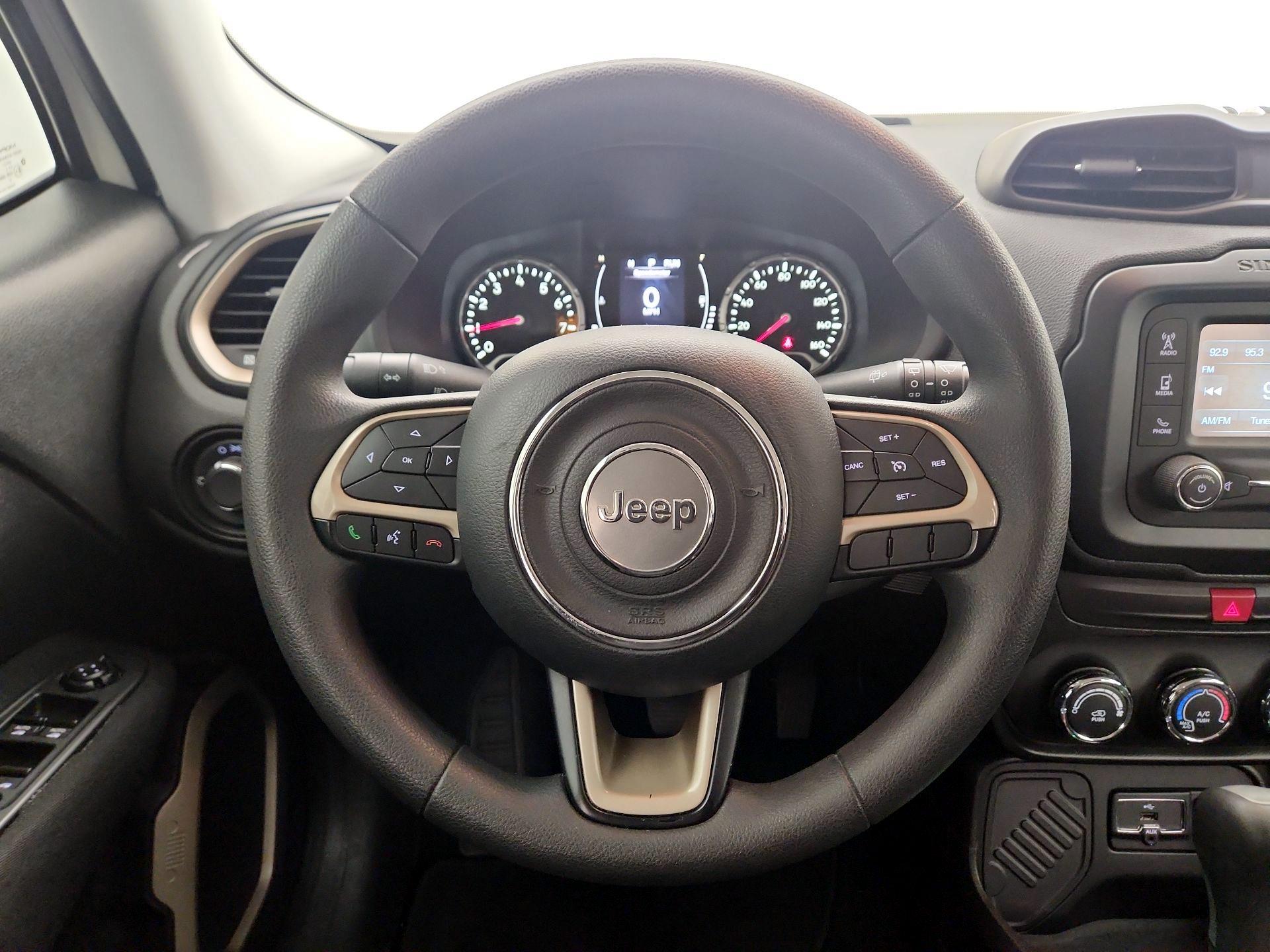 Thumbnail: 2016 Jeep Renegade - 10