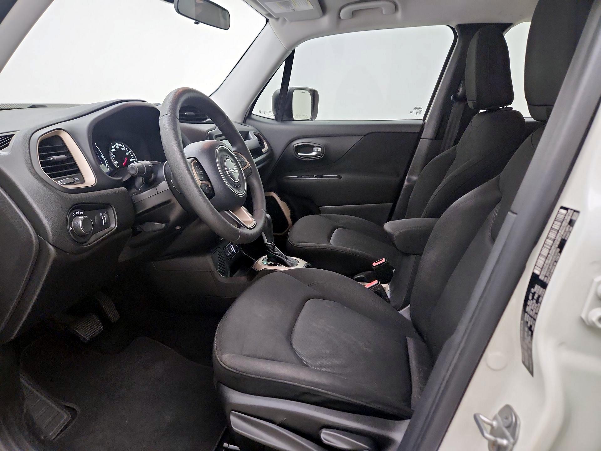 Thumbnail: 2016 Jeep Renegade - 11