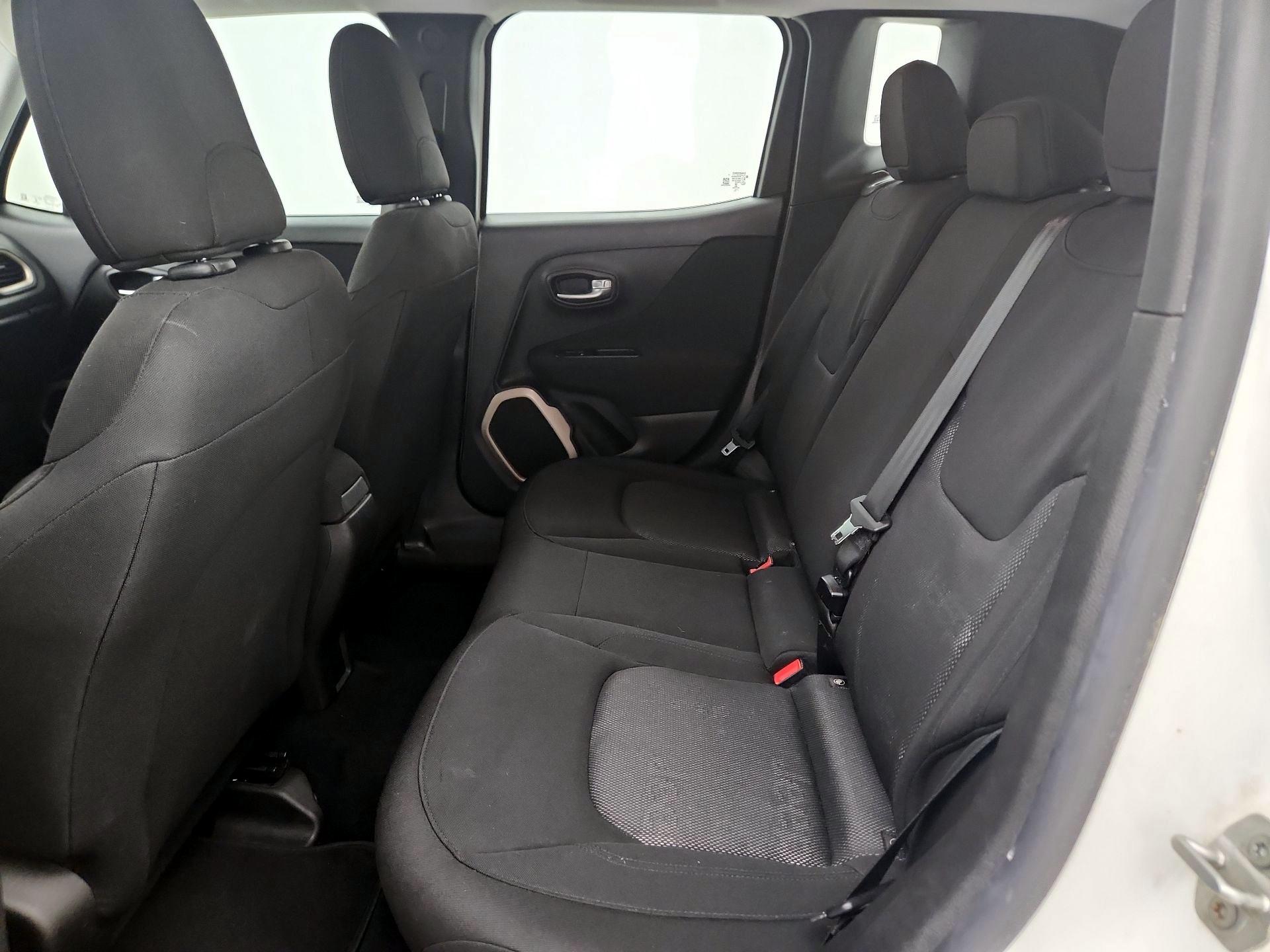 Thumbnail: 2016 Jeep Renegade - 19