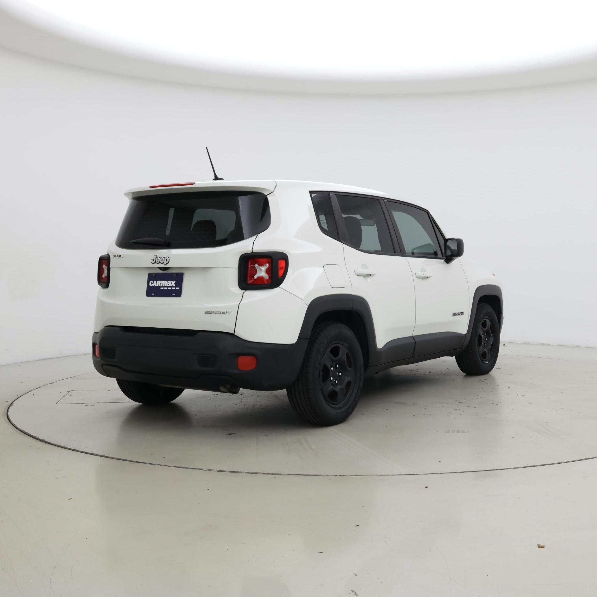 Thumbnail: 2016 Jeep Renegade - 8