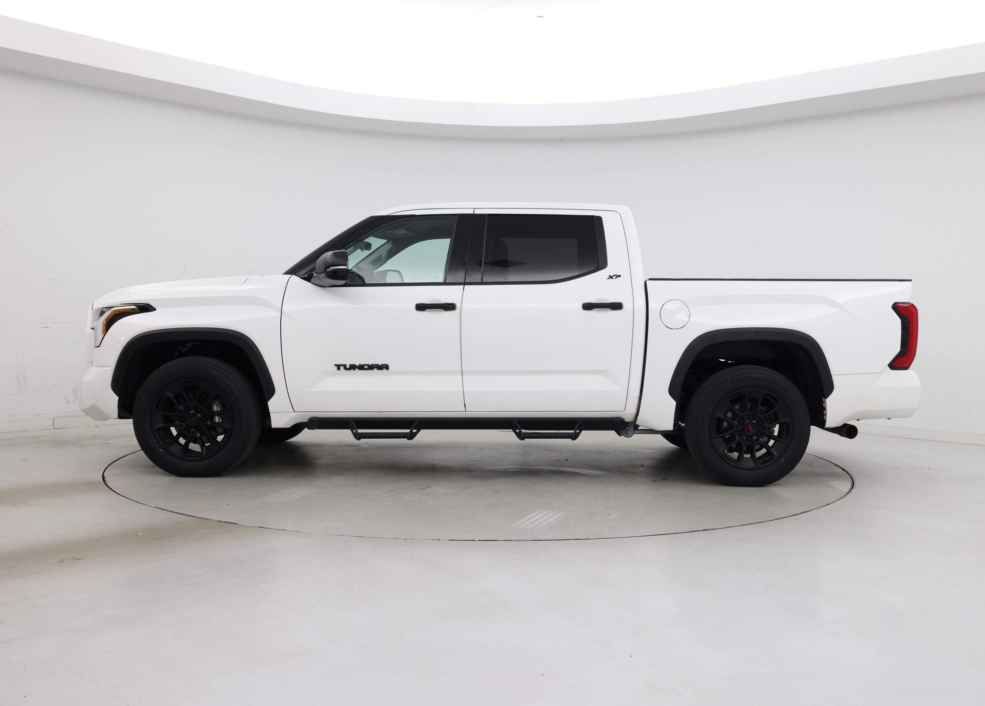 Thumbnail: 2022 Toyota Tundra - 3